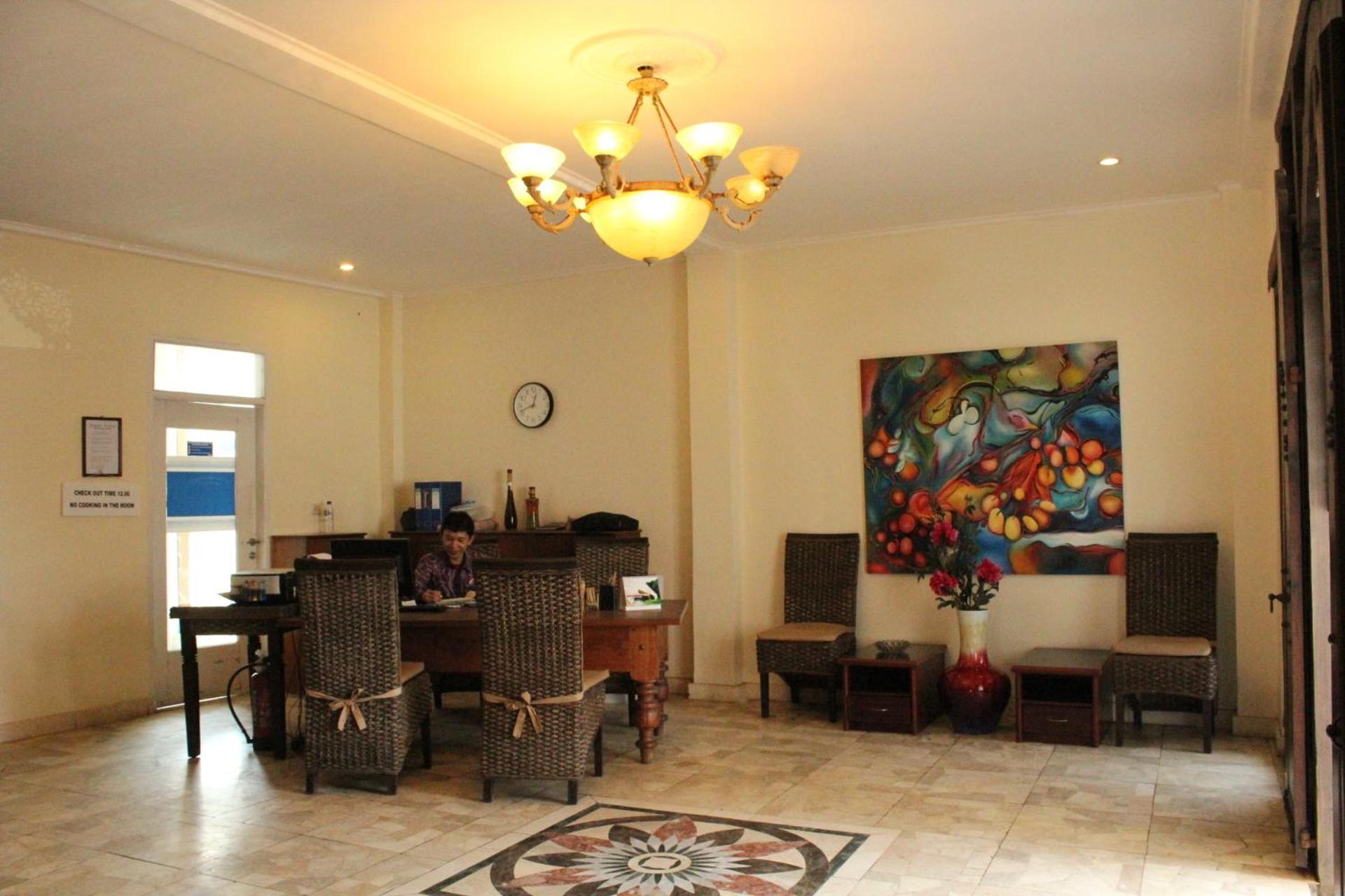 77 Sunset Plaza, Cisolok - 12