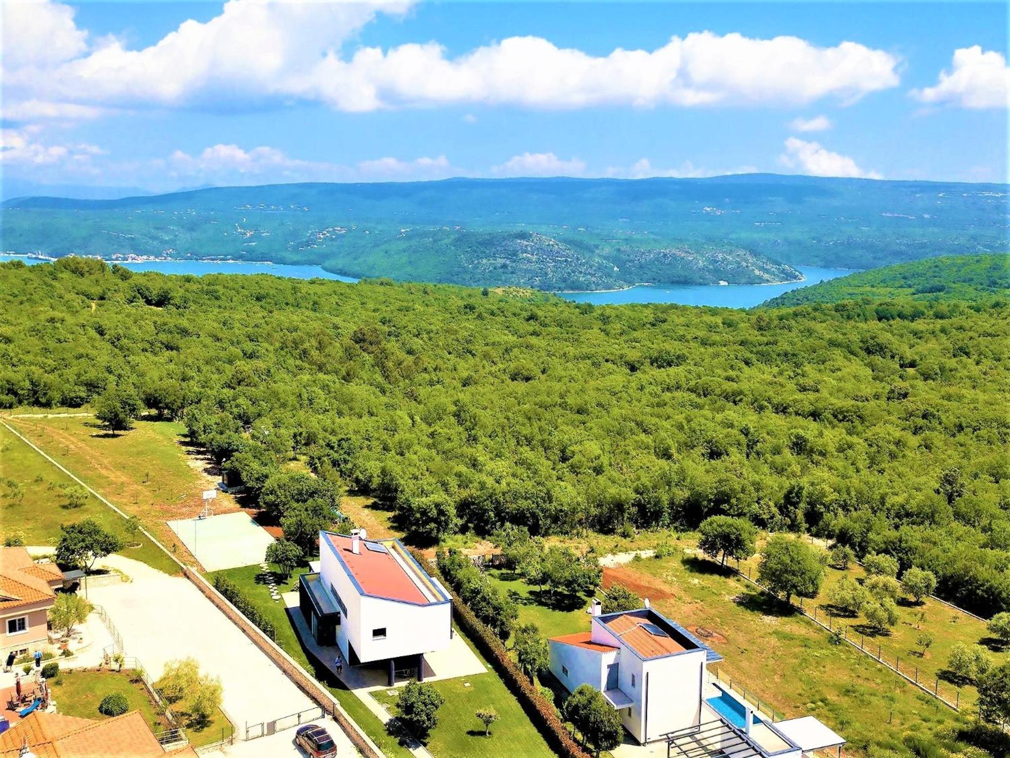 Luxury Villa Hedone with heated pool, welness and playground view 5
