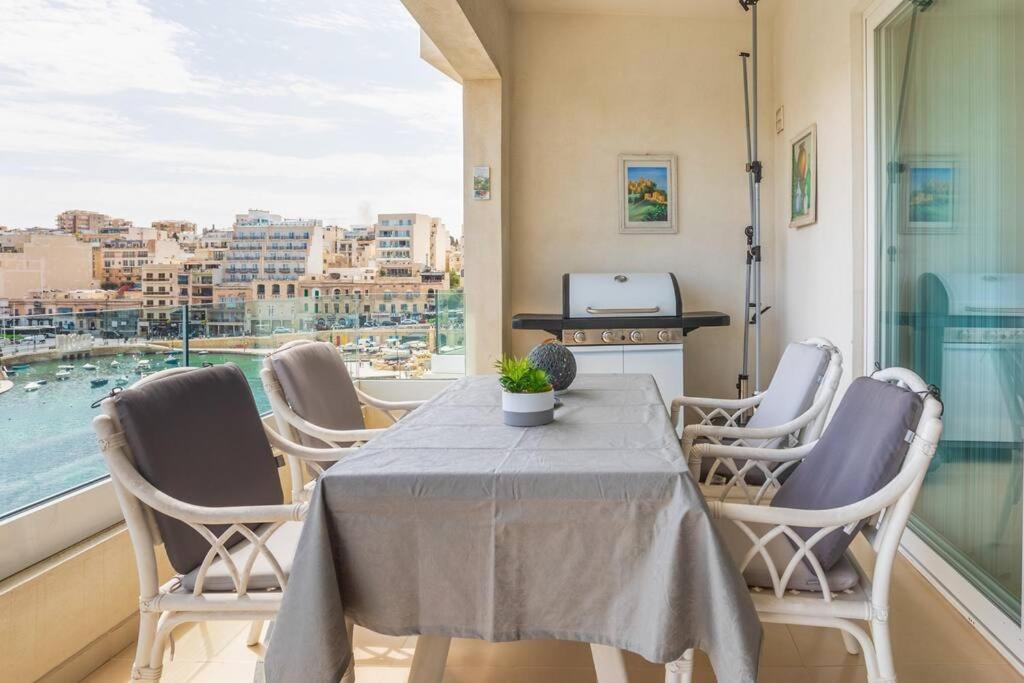 Exquisite 2-Bedroom Seafront Apartment in Spinola Bay photo 5