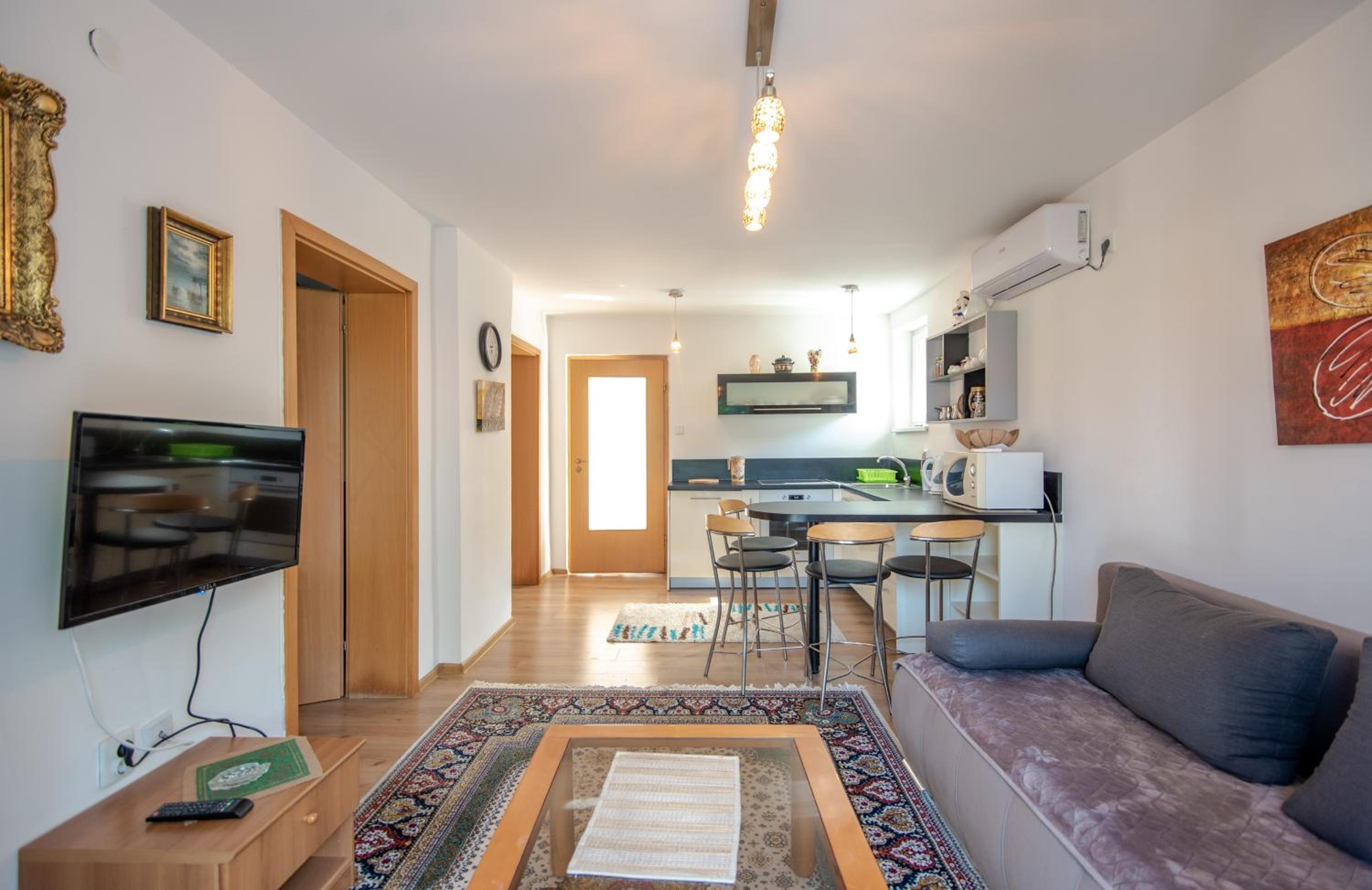 Apartman MirA