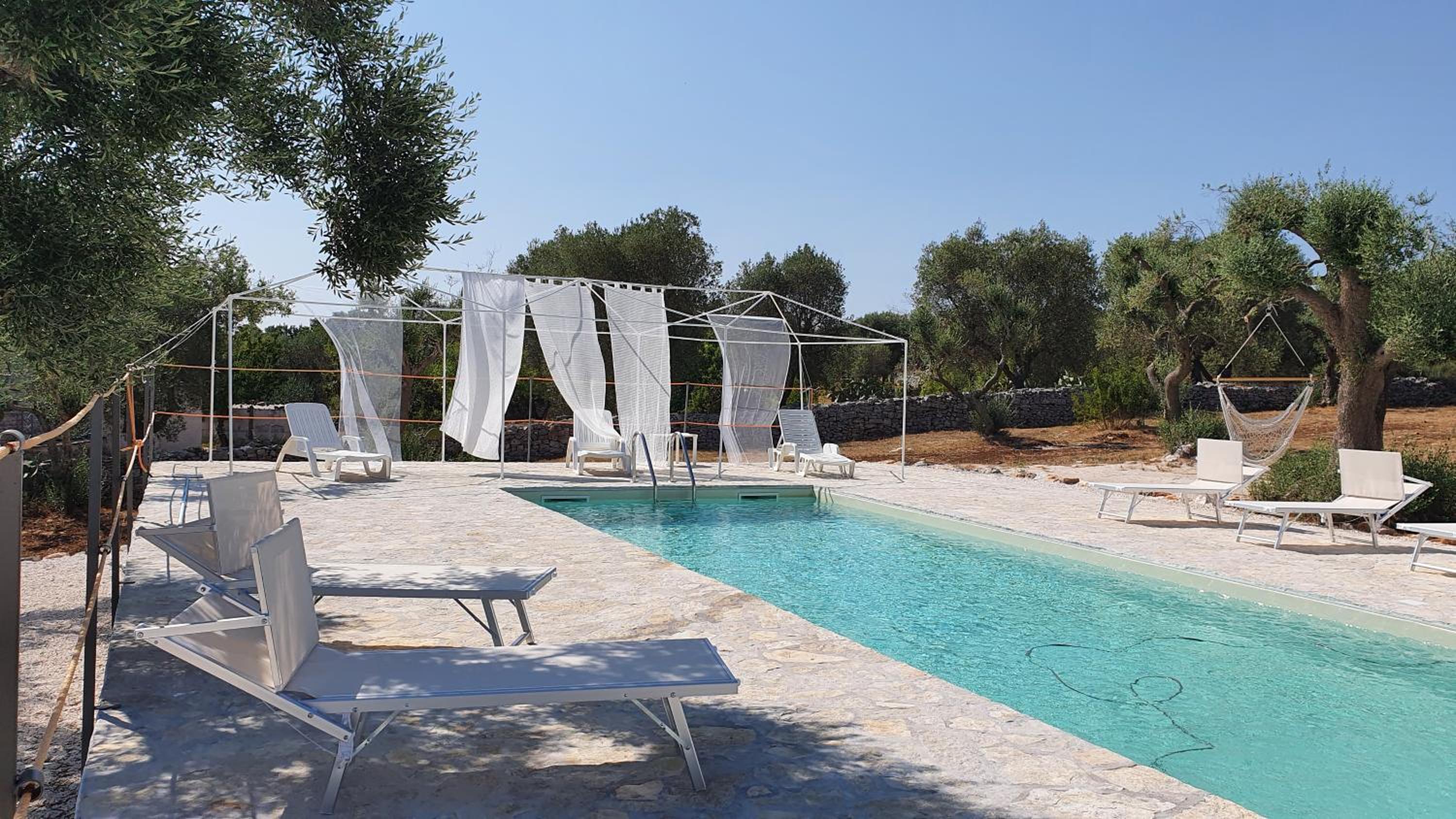 Ostuni, Trullo Laveneziana per 8 ospiti intera struttura con piscina esclusiva