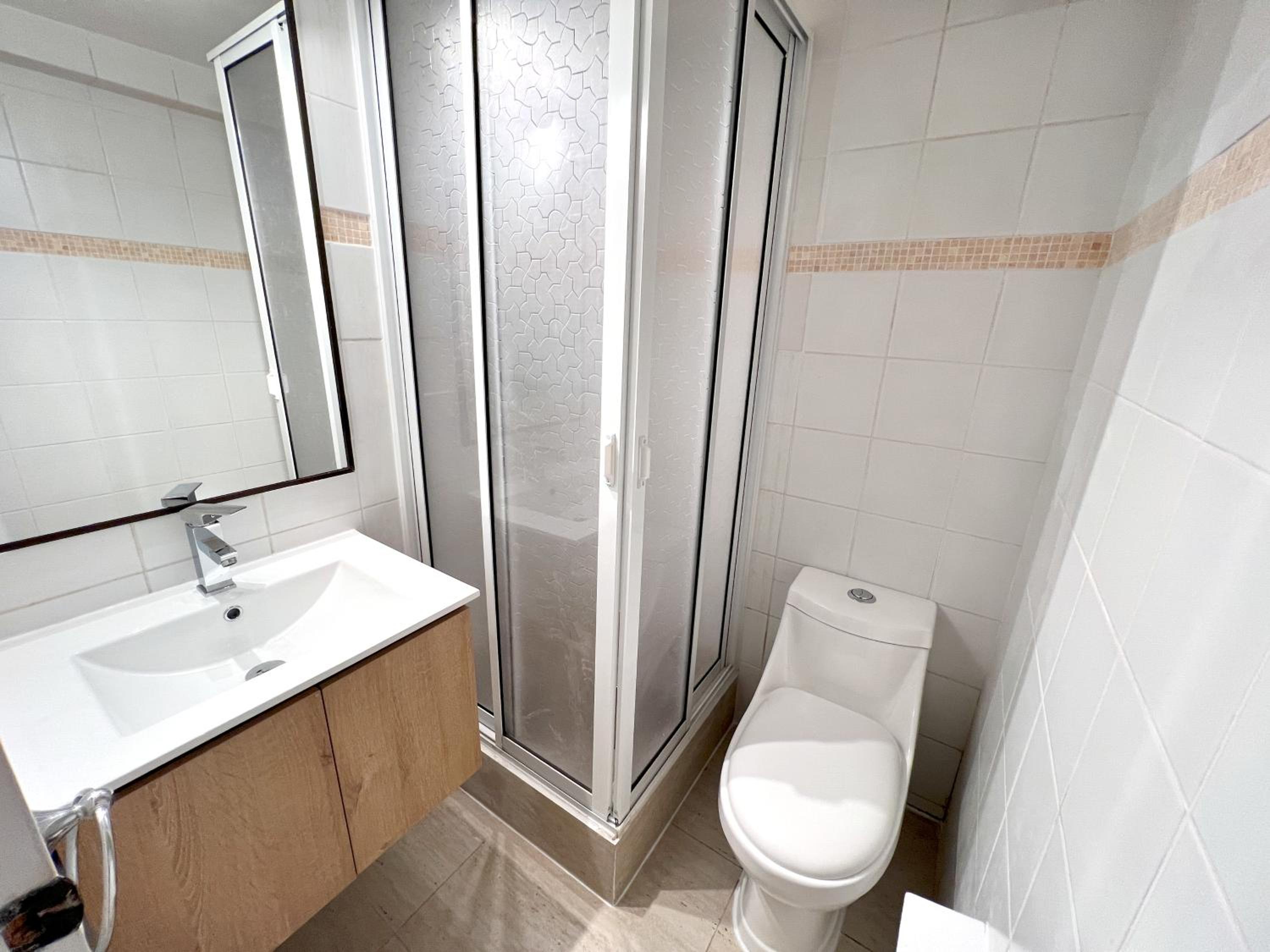 Puerto Velero Primera Línea Primer Piso con Jardín, Piscina y Playa! 7pax