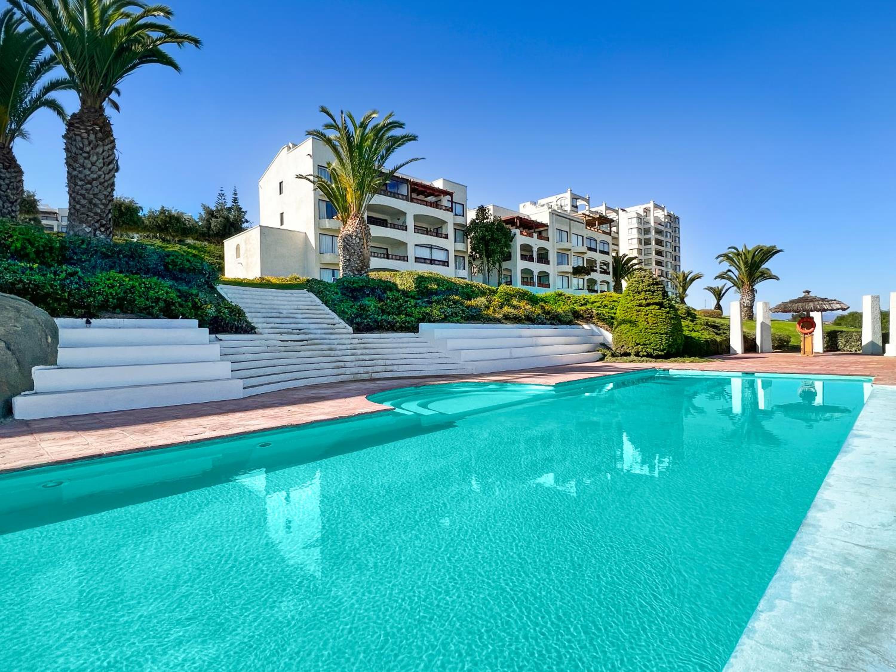 Puerto Velero Primera Línea Primer Piso con Jardín, Piscina y Playa! 7pax