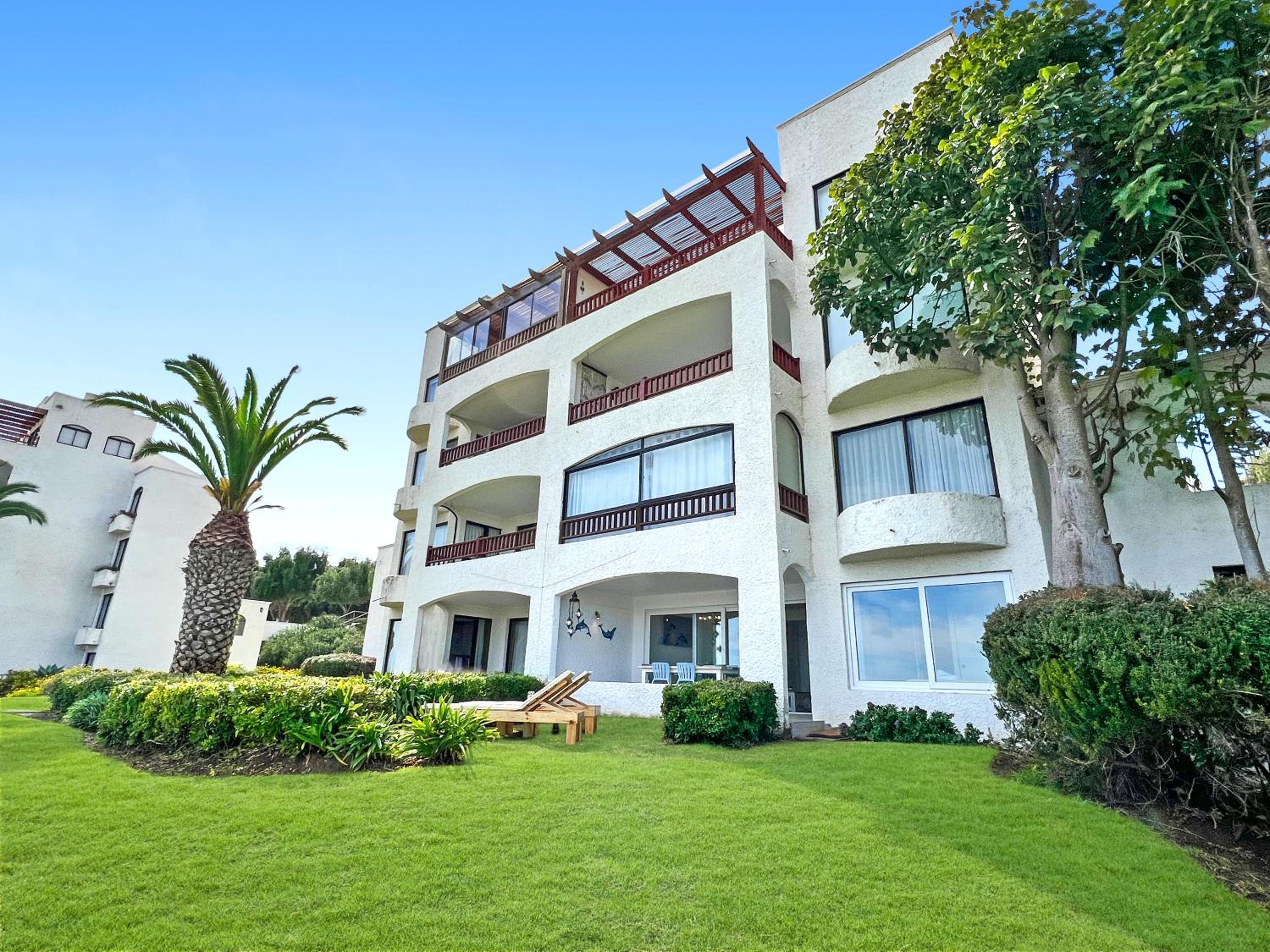 Puerto Velero Primera Línea Primer Piso con Jardín, Piscina y Playa! 7pax