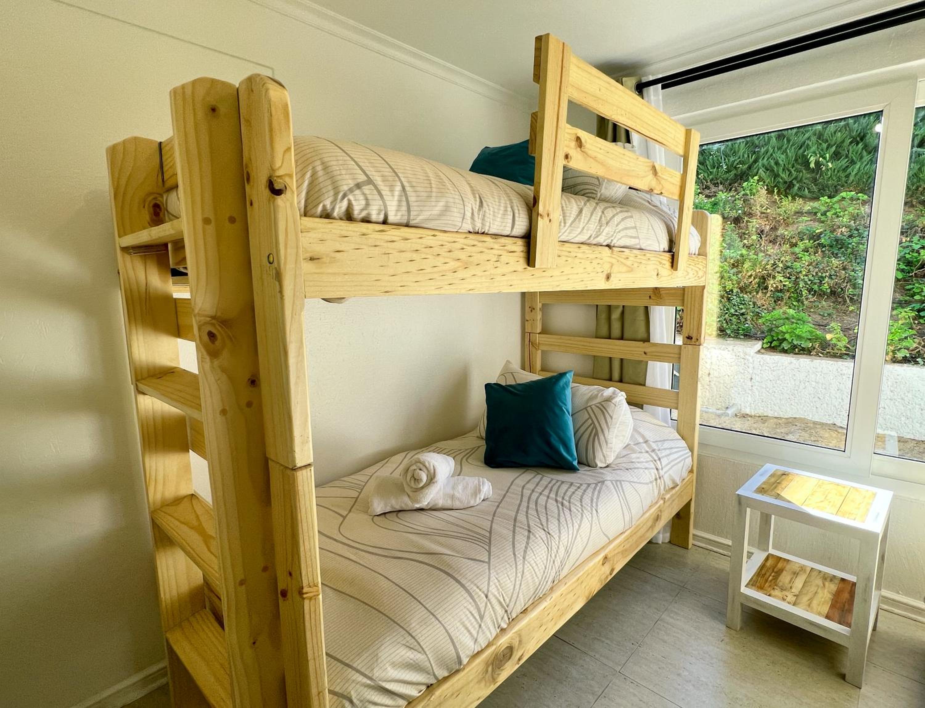 Puerto Velero Primera Línea Primer Piso con Jardín, Piscina y Playa! 7pax