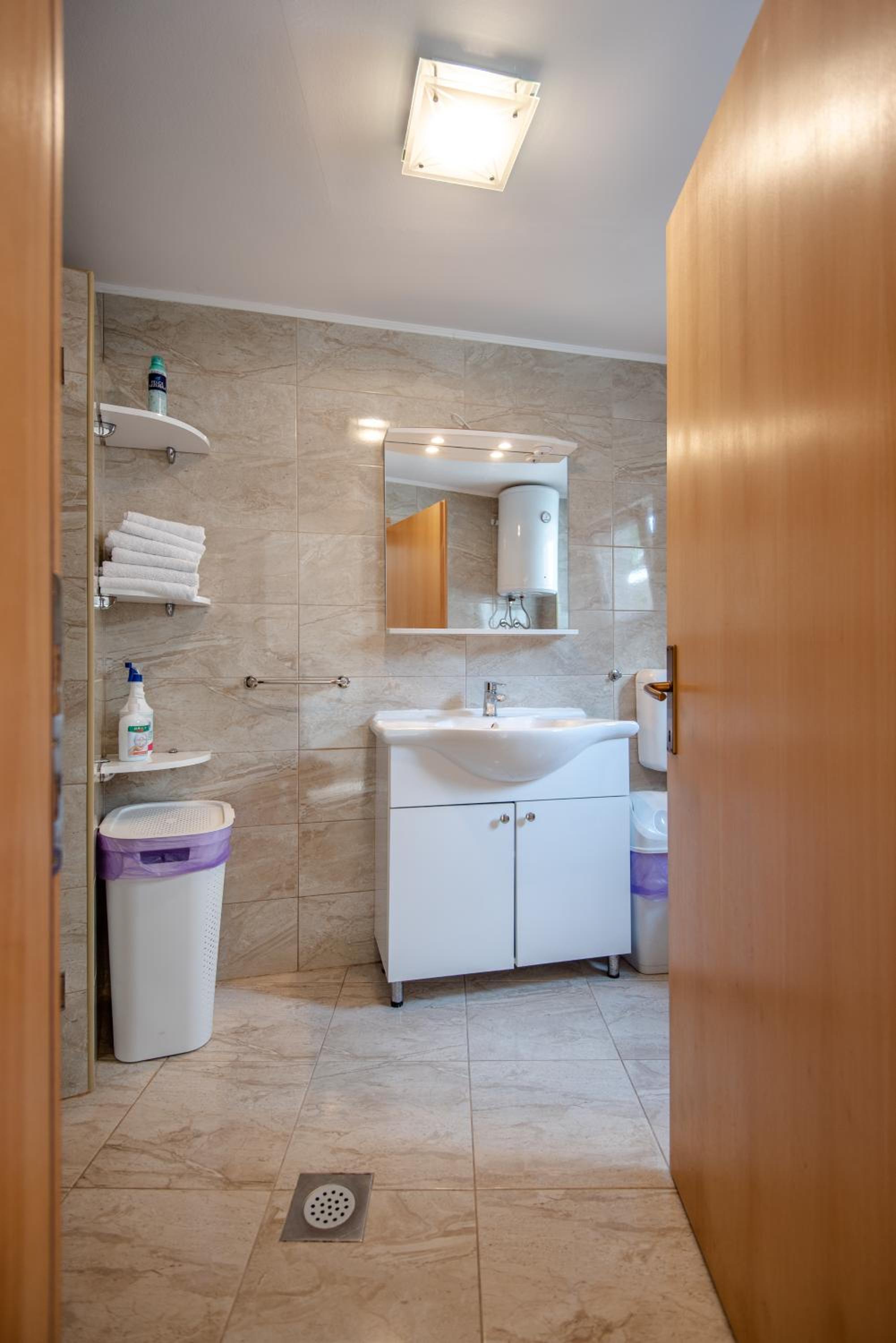 Apartman MirA