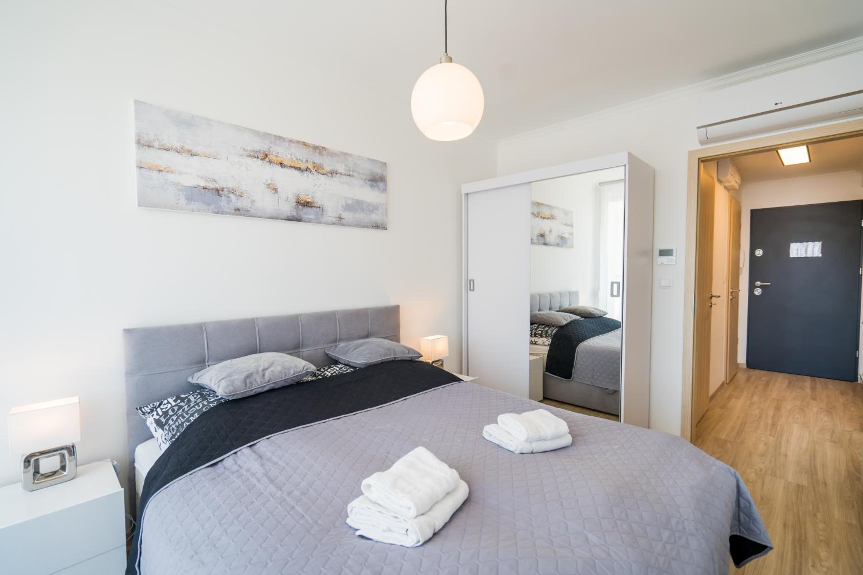 Csenge Apartman view 5