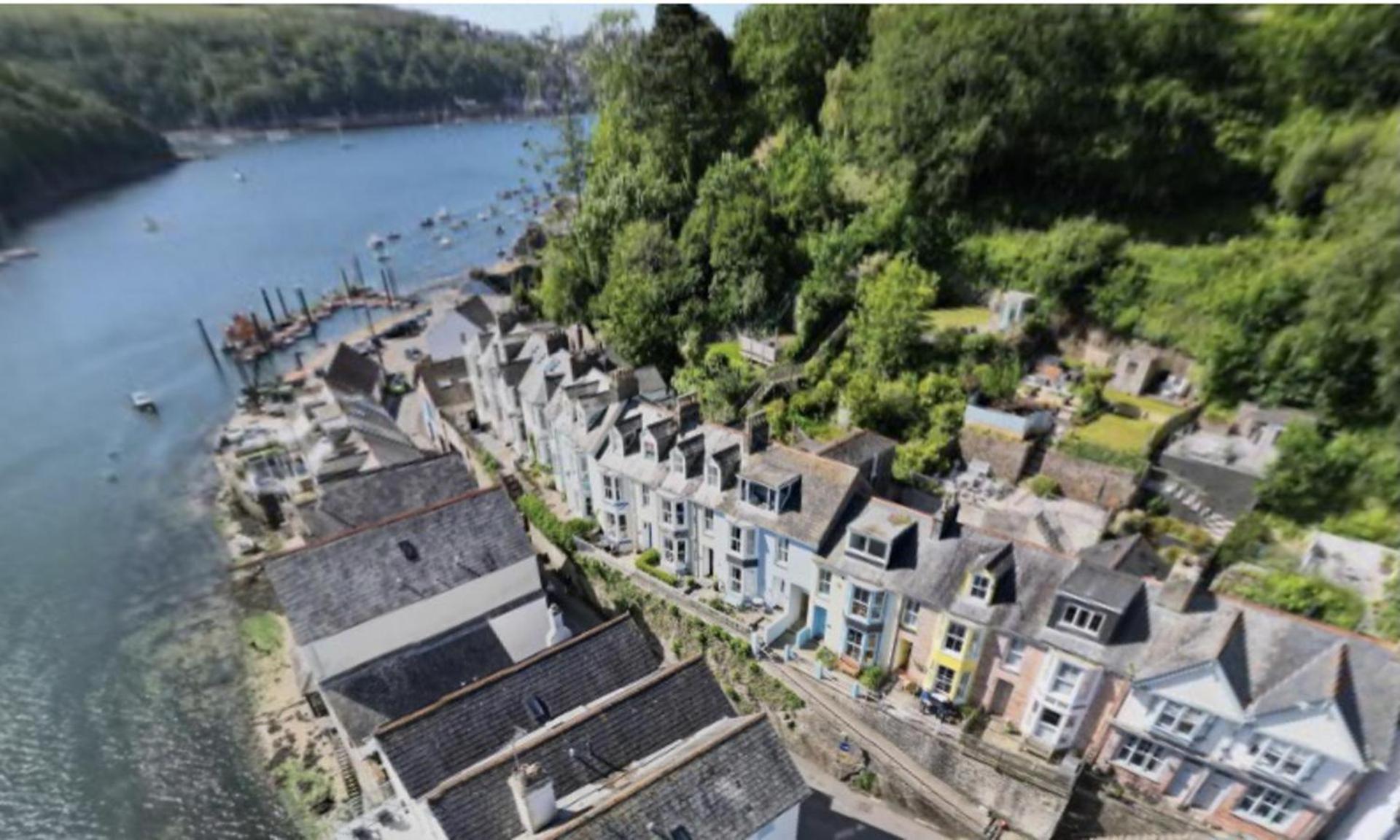 The Slipway Fowey Harbour Parking 1 Min & Garden view 4
