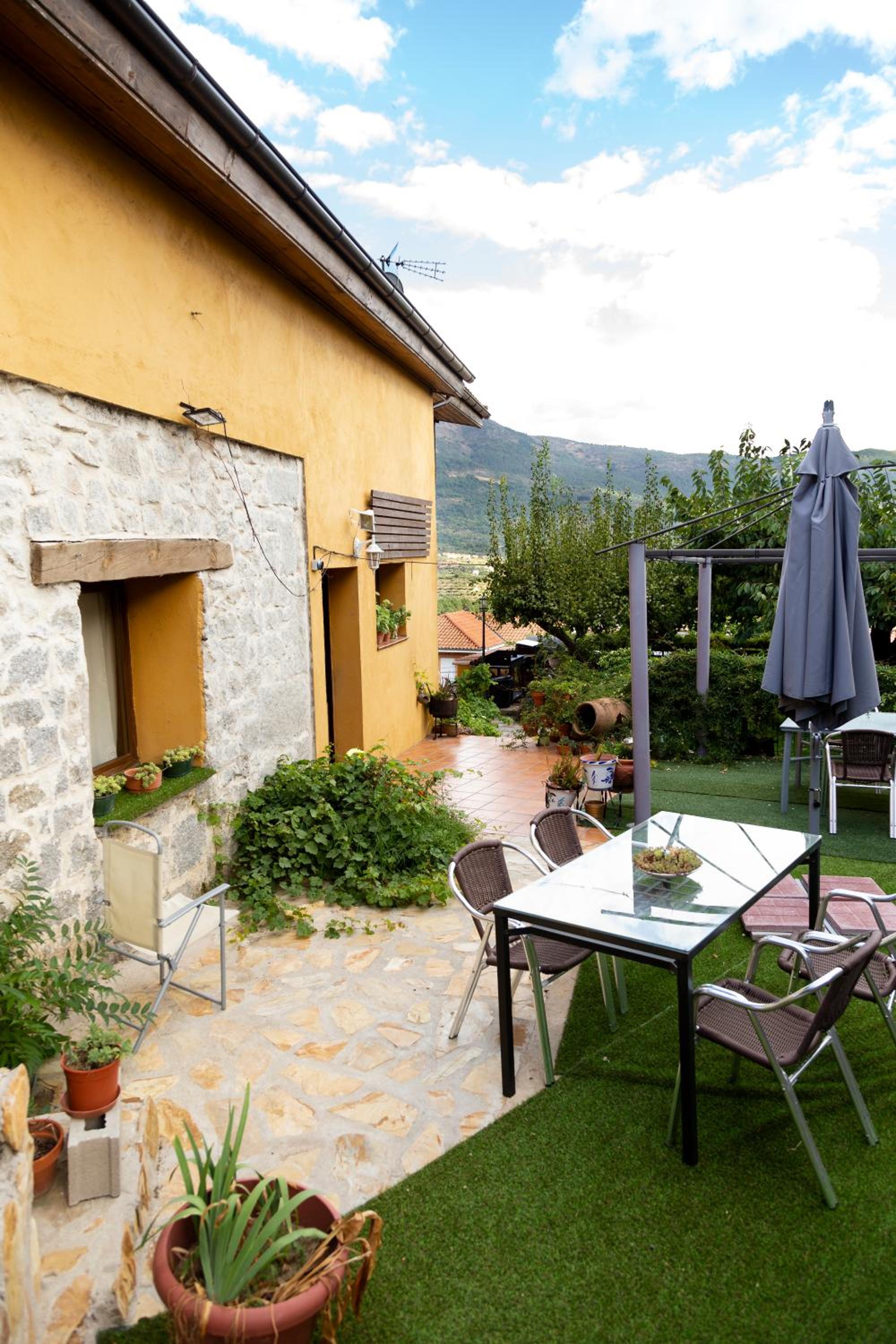 La Higuera ( Casa Rural de Gredos ) view 4