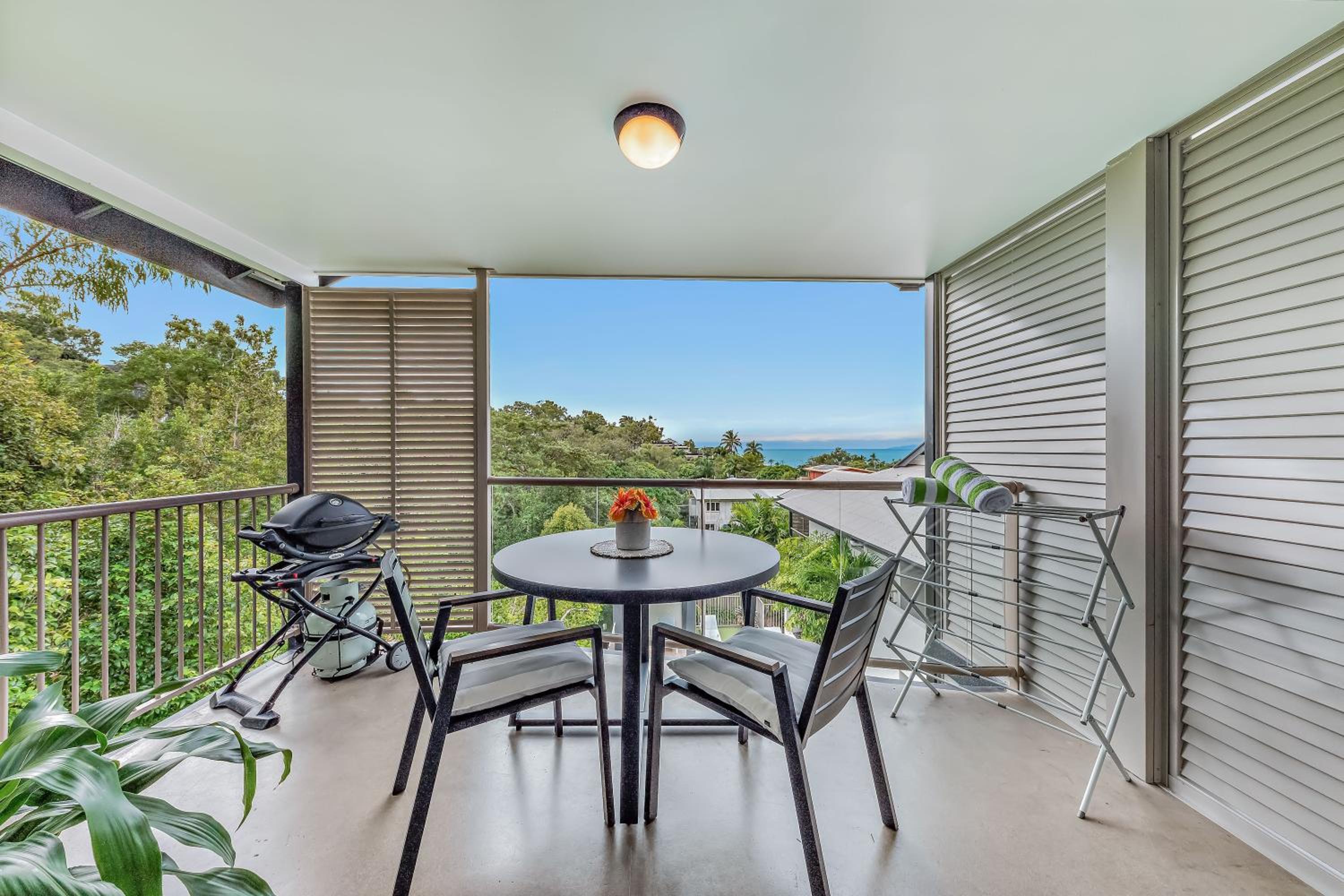 Alpha 8 on Waterson - Airlie Beach