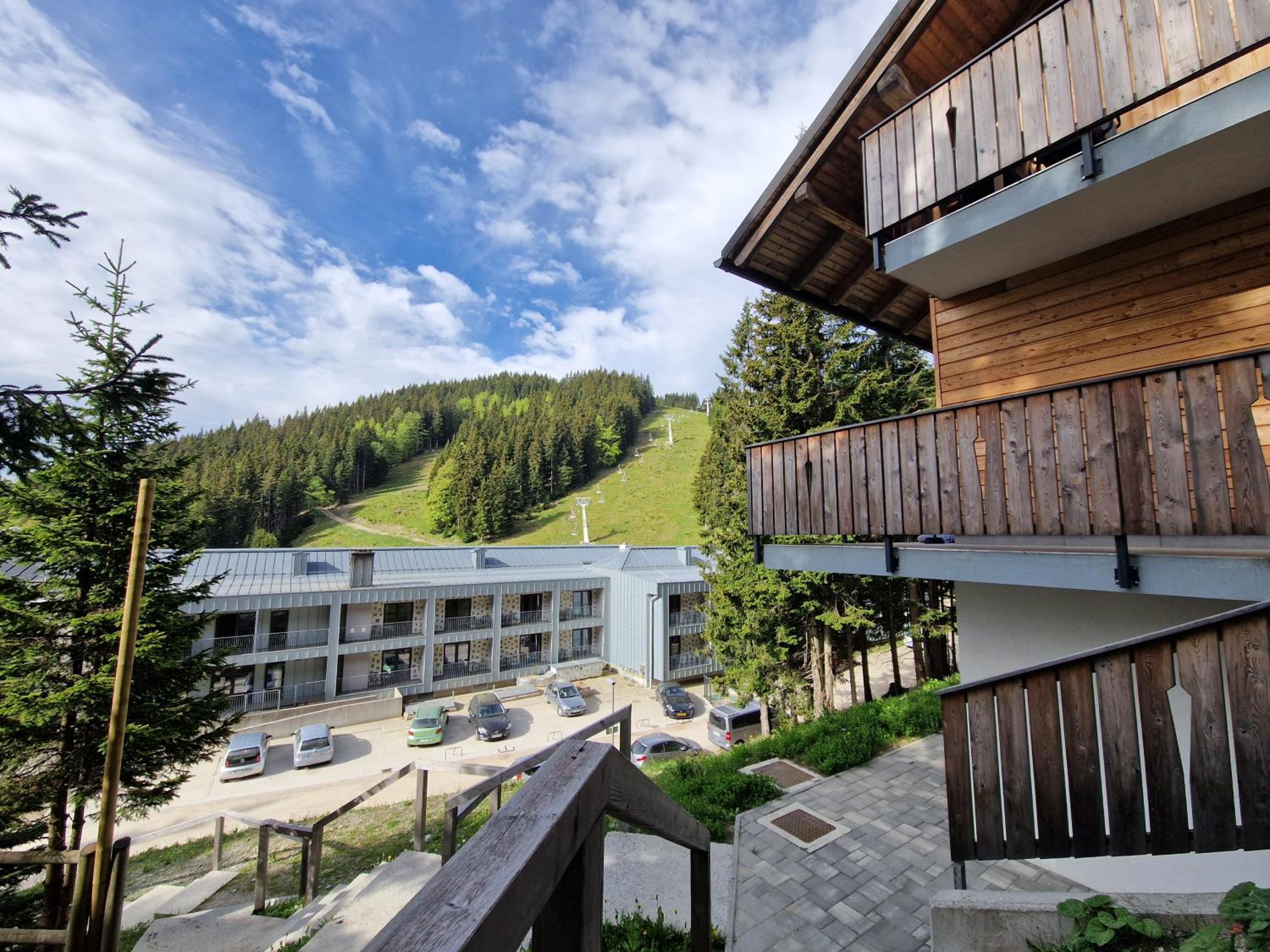 Hotel Apartma Kadulja Golte - Image 1