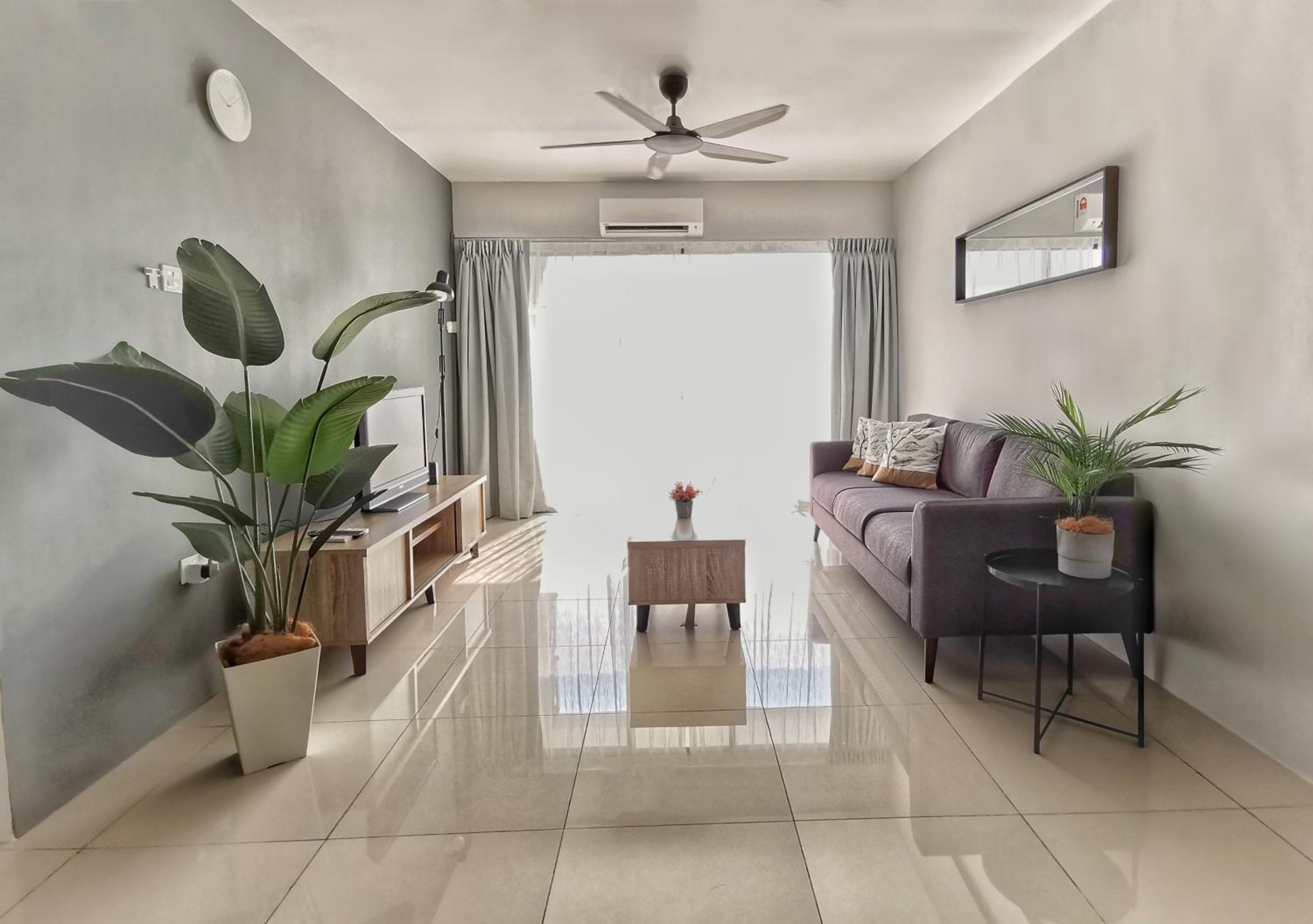 Manhattan Condo 8-11pax (2min to Aeon & Lotus) photo 1