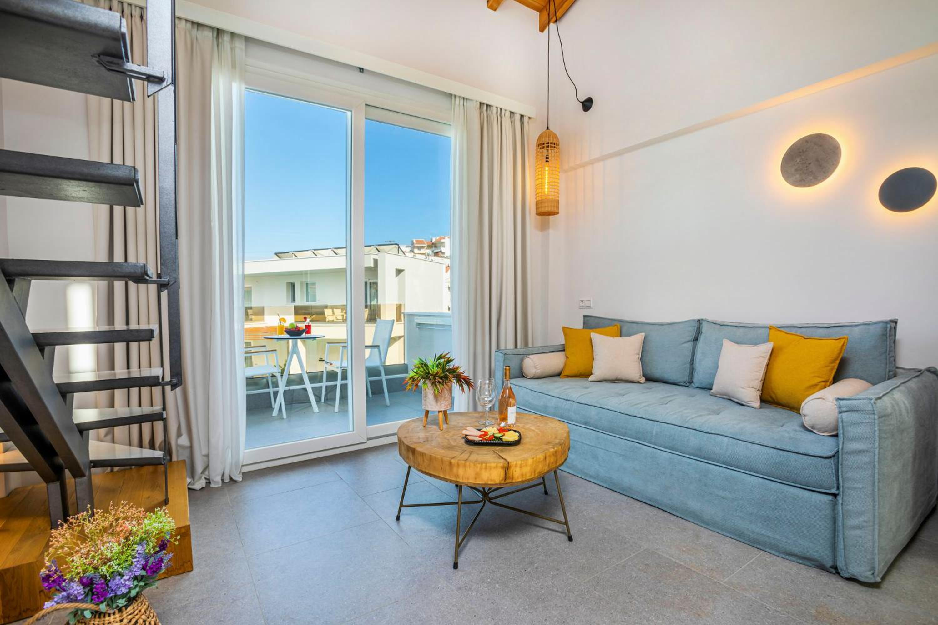 Mirablue Luxury Residences