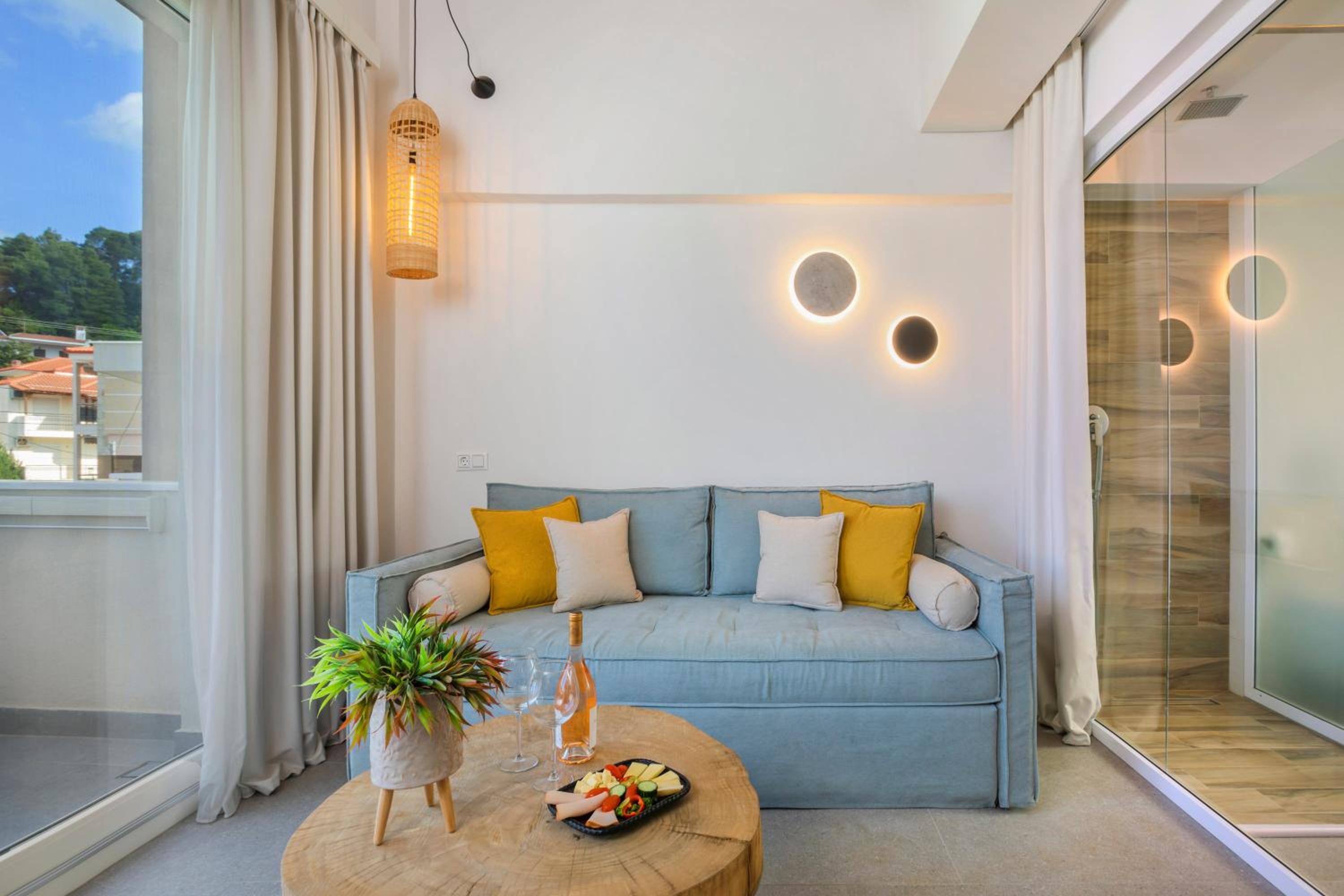 Mirablue Luxury Residences