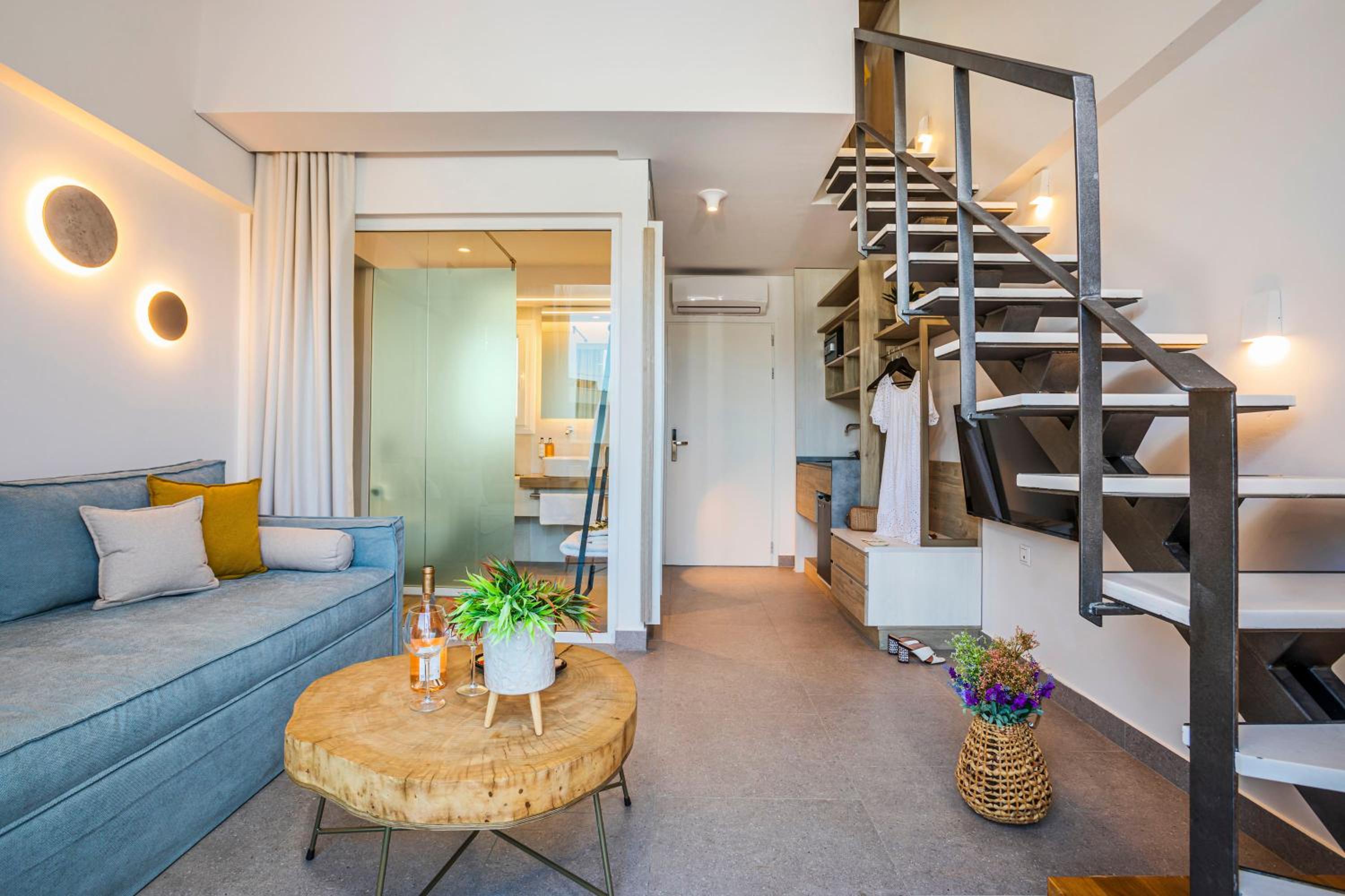 Mirablue Luxury Residences