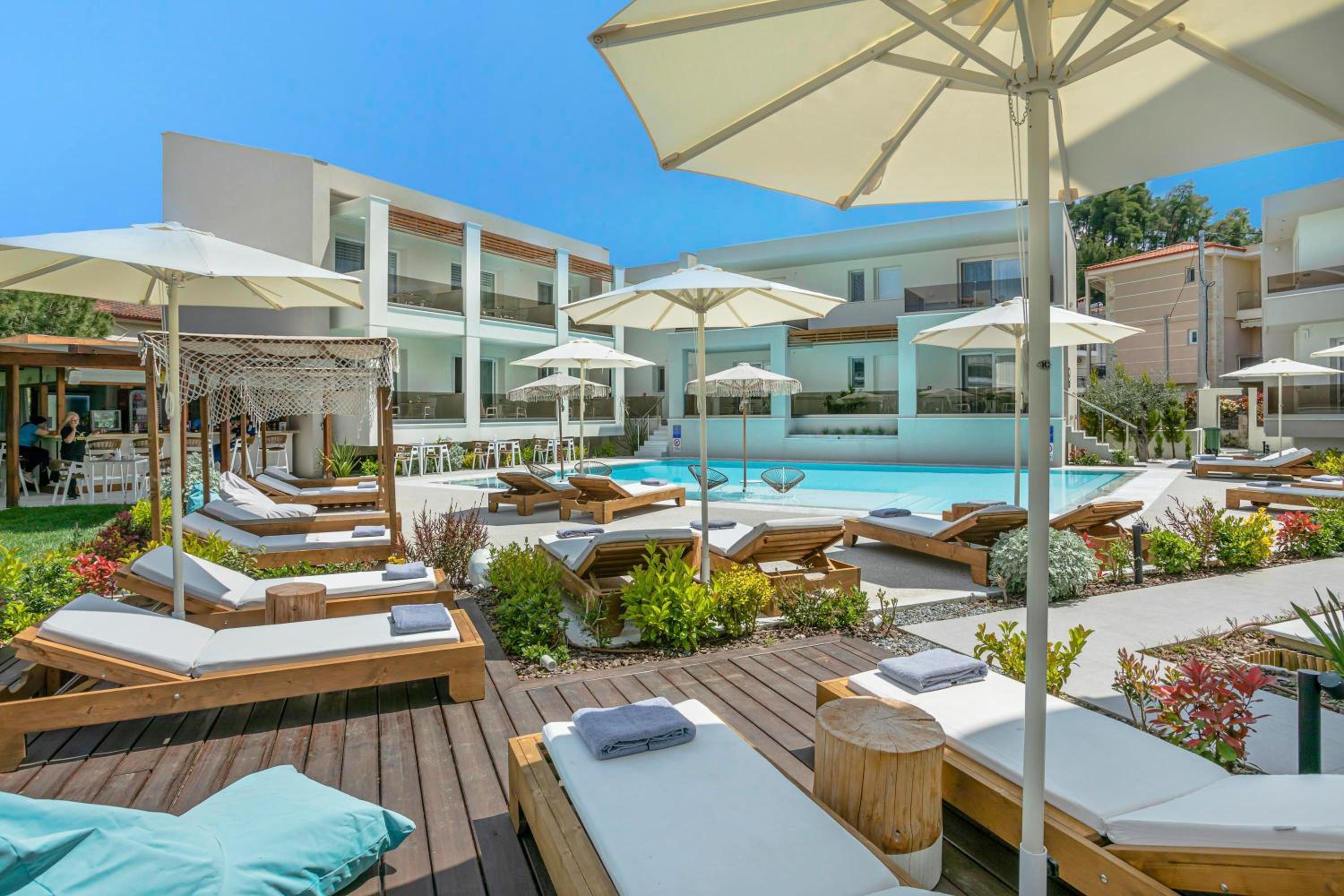 Mirablue Luxury Residences