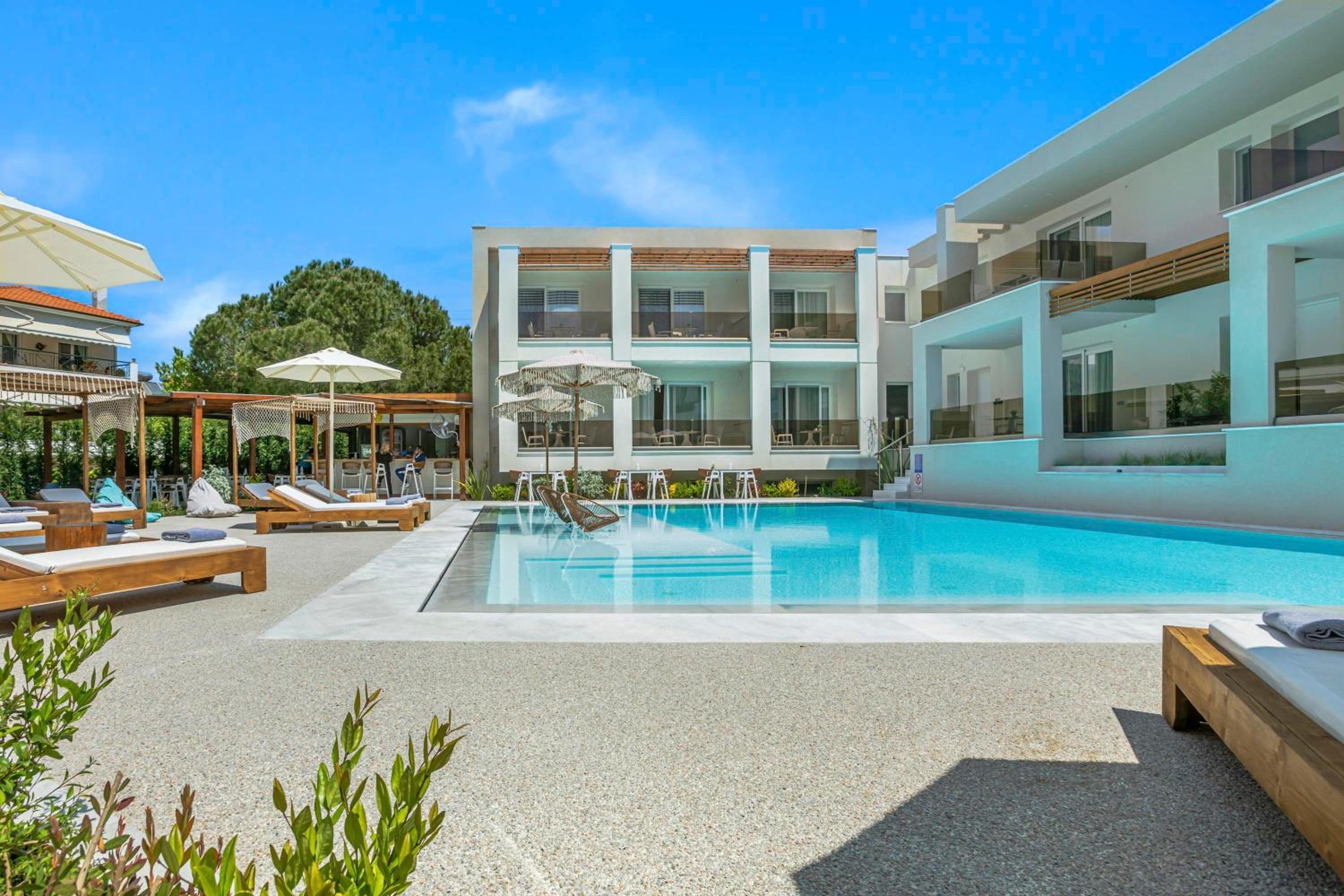 Mirablue Luxury Residences