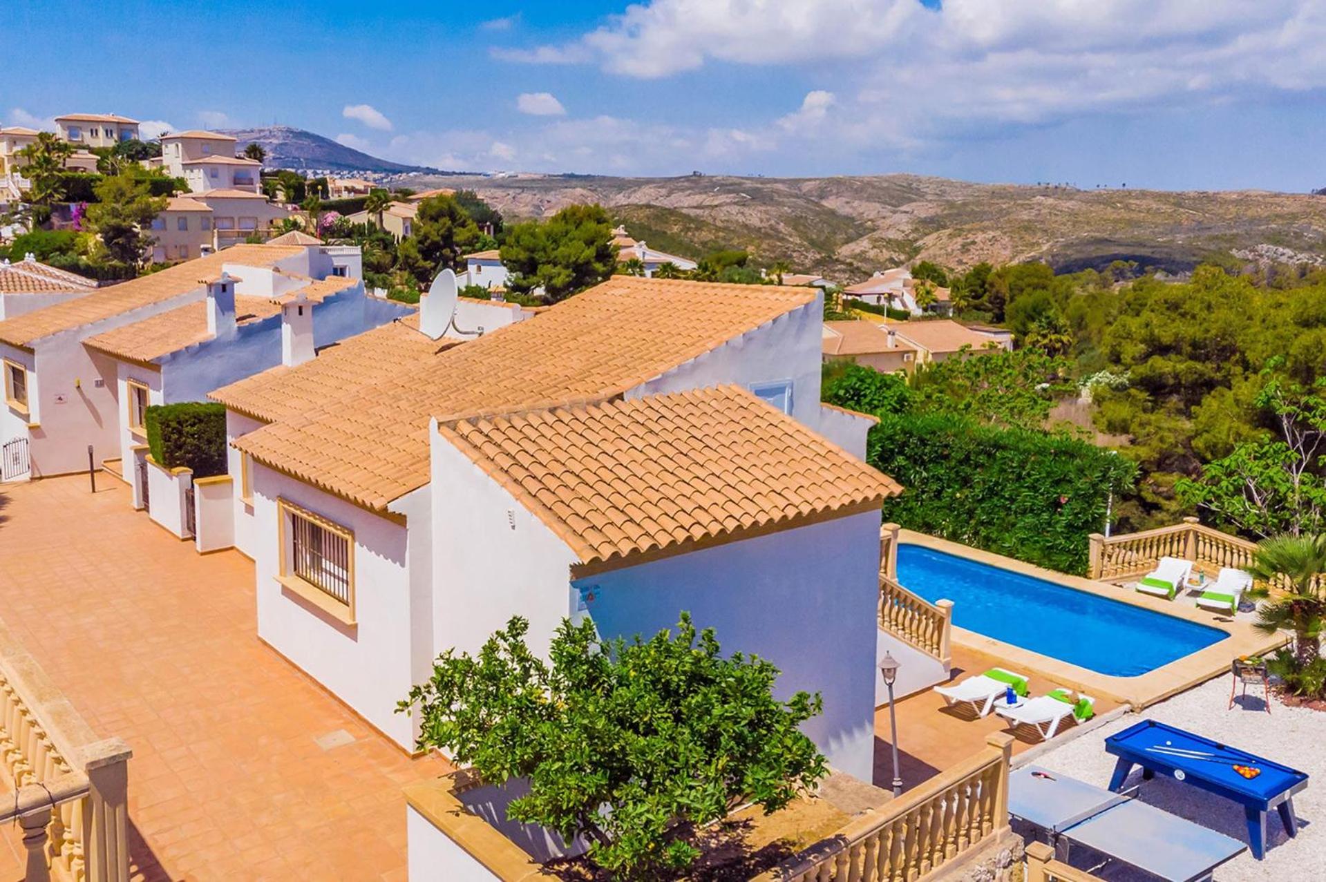 Villa Valeta by Villa Plus