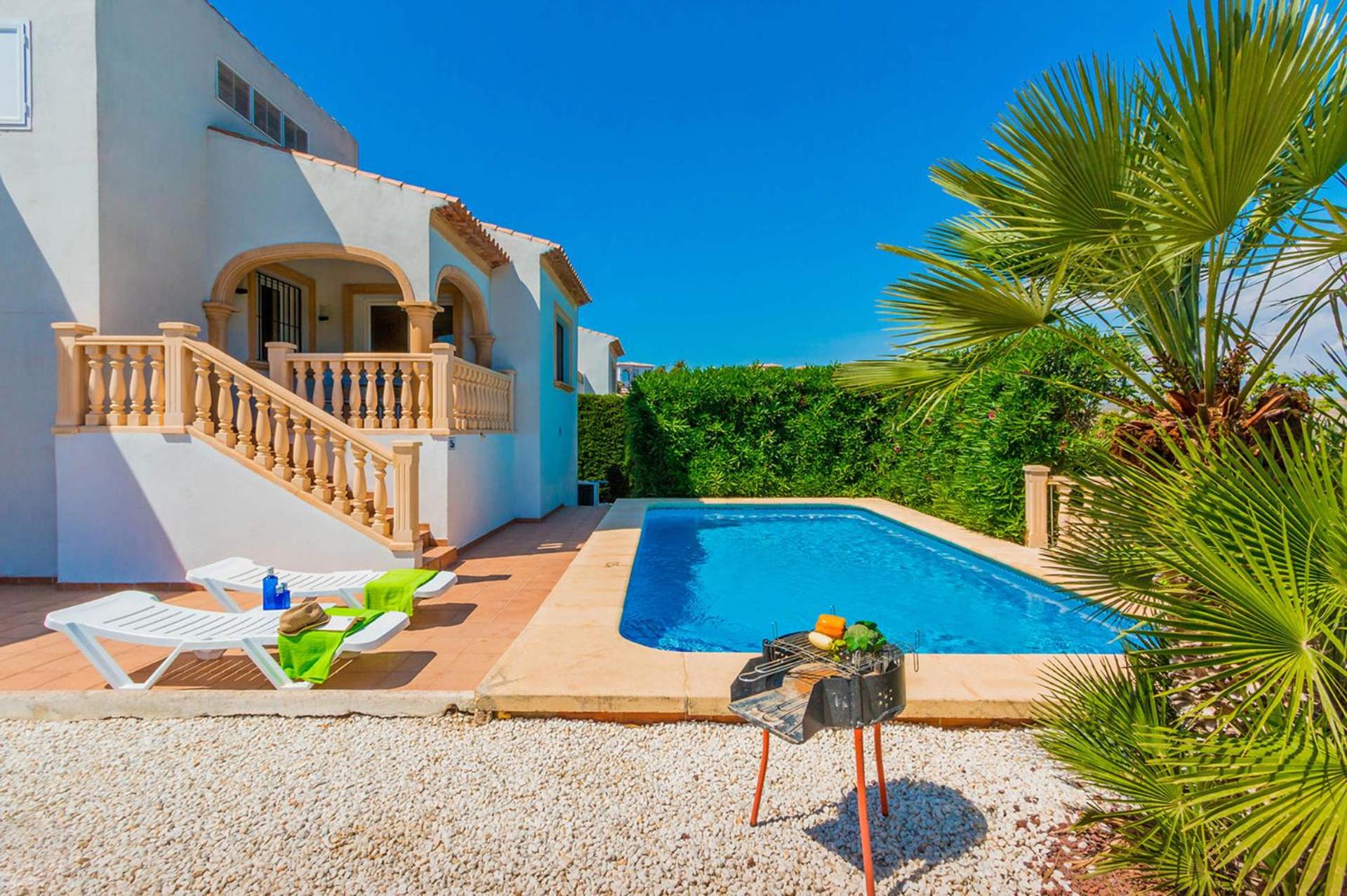 Villa Valeta by Villa Plus