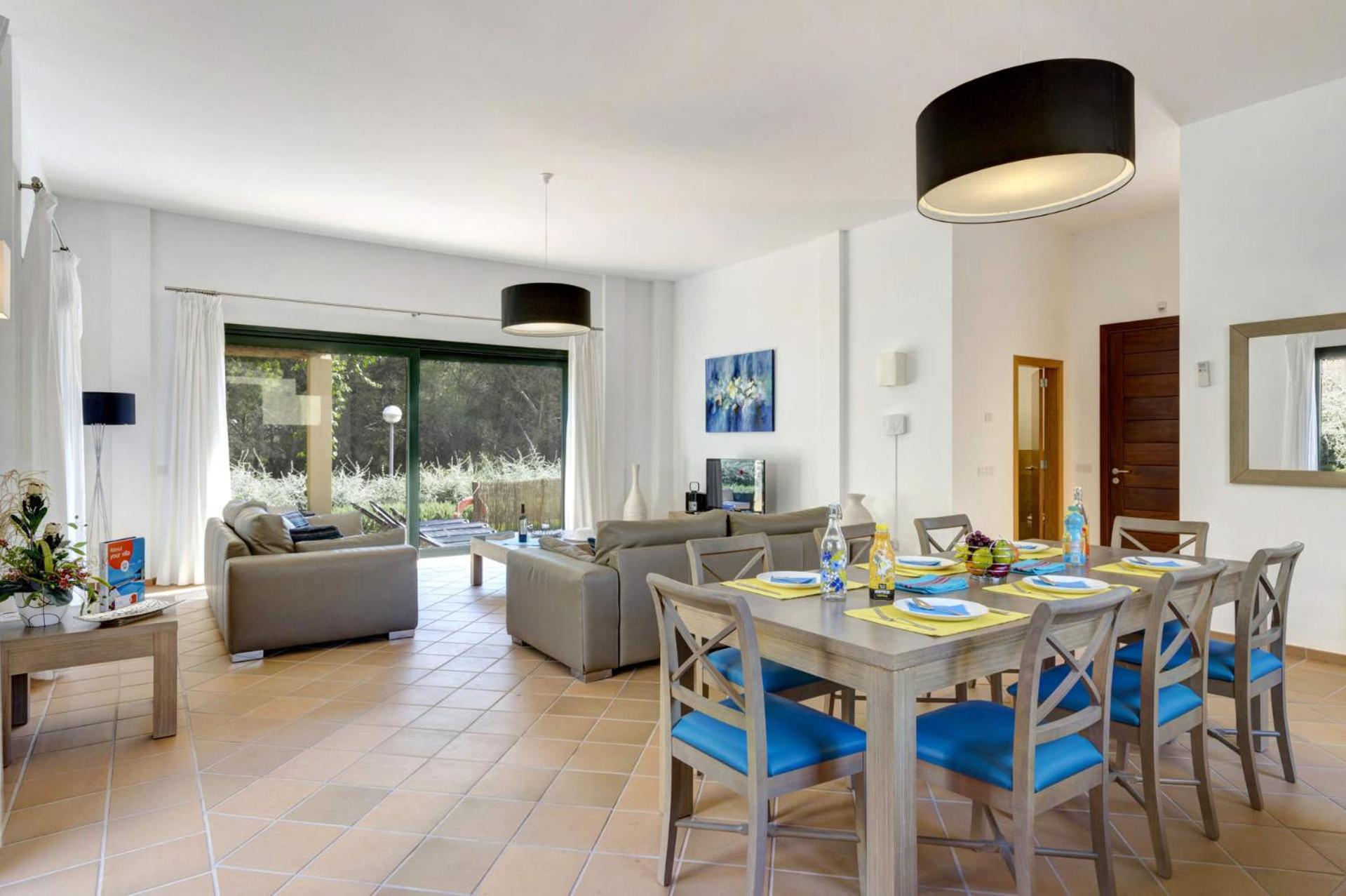 Villa Julietta by Villa Plus
