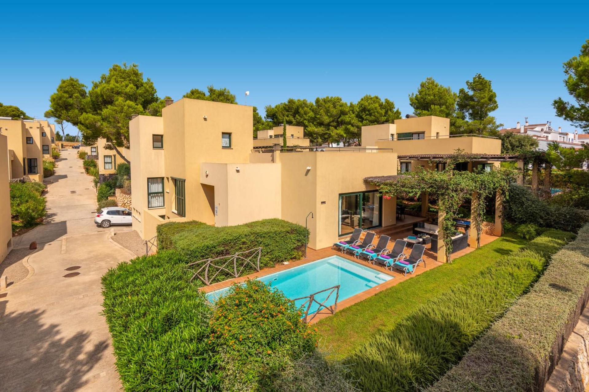 Villa Julietta by Villa Plus