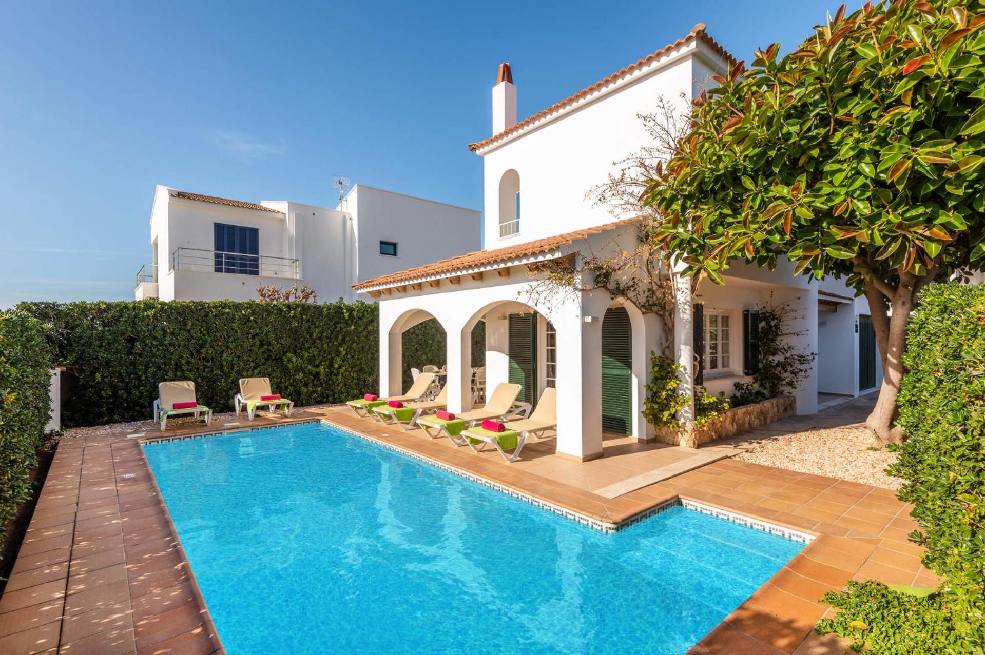 Villa Sunflower by Villa Plus