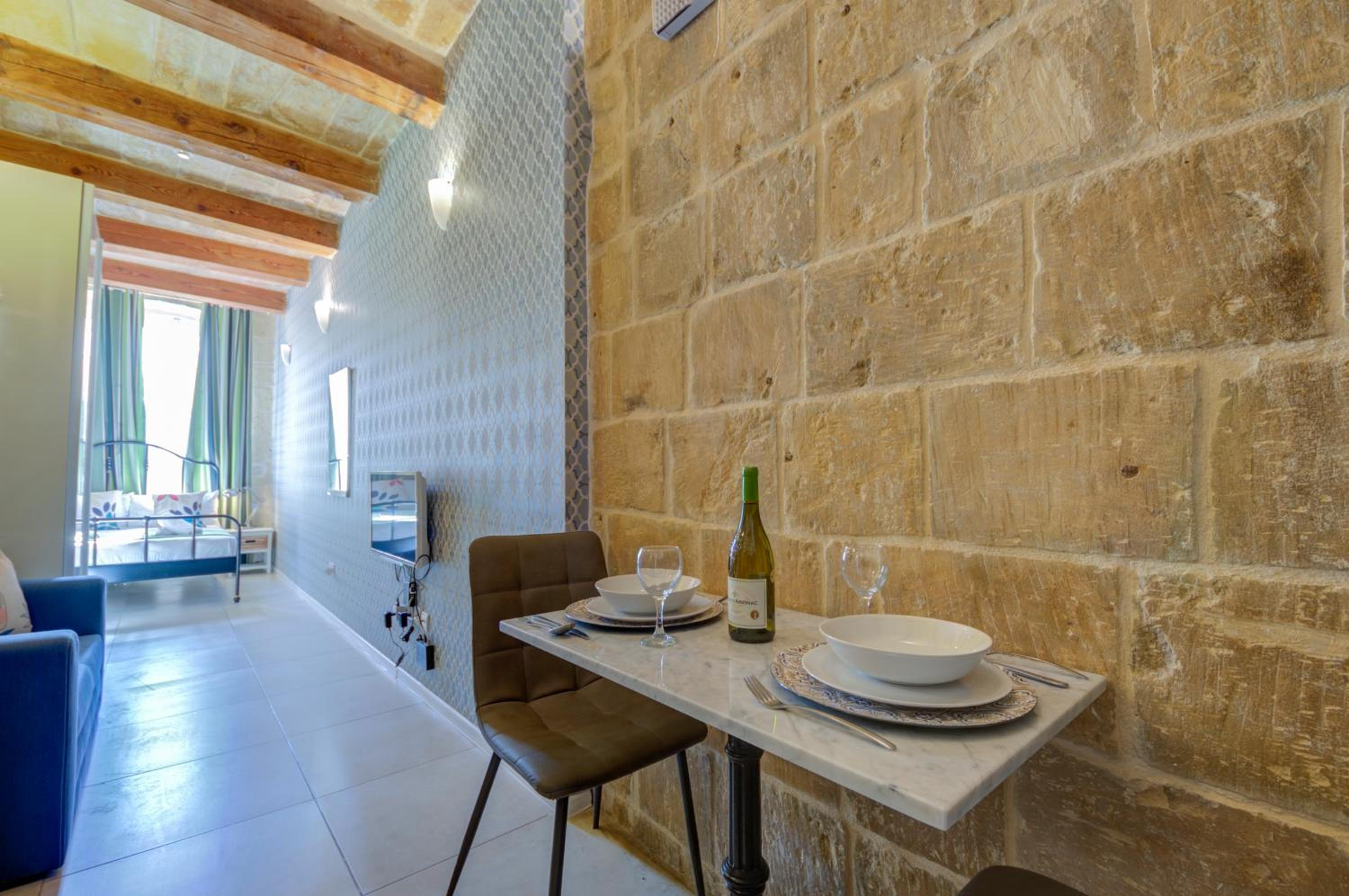 Tritoni Harbour suites - Valletta view 5