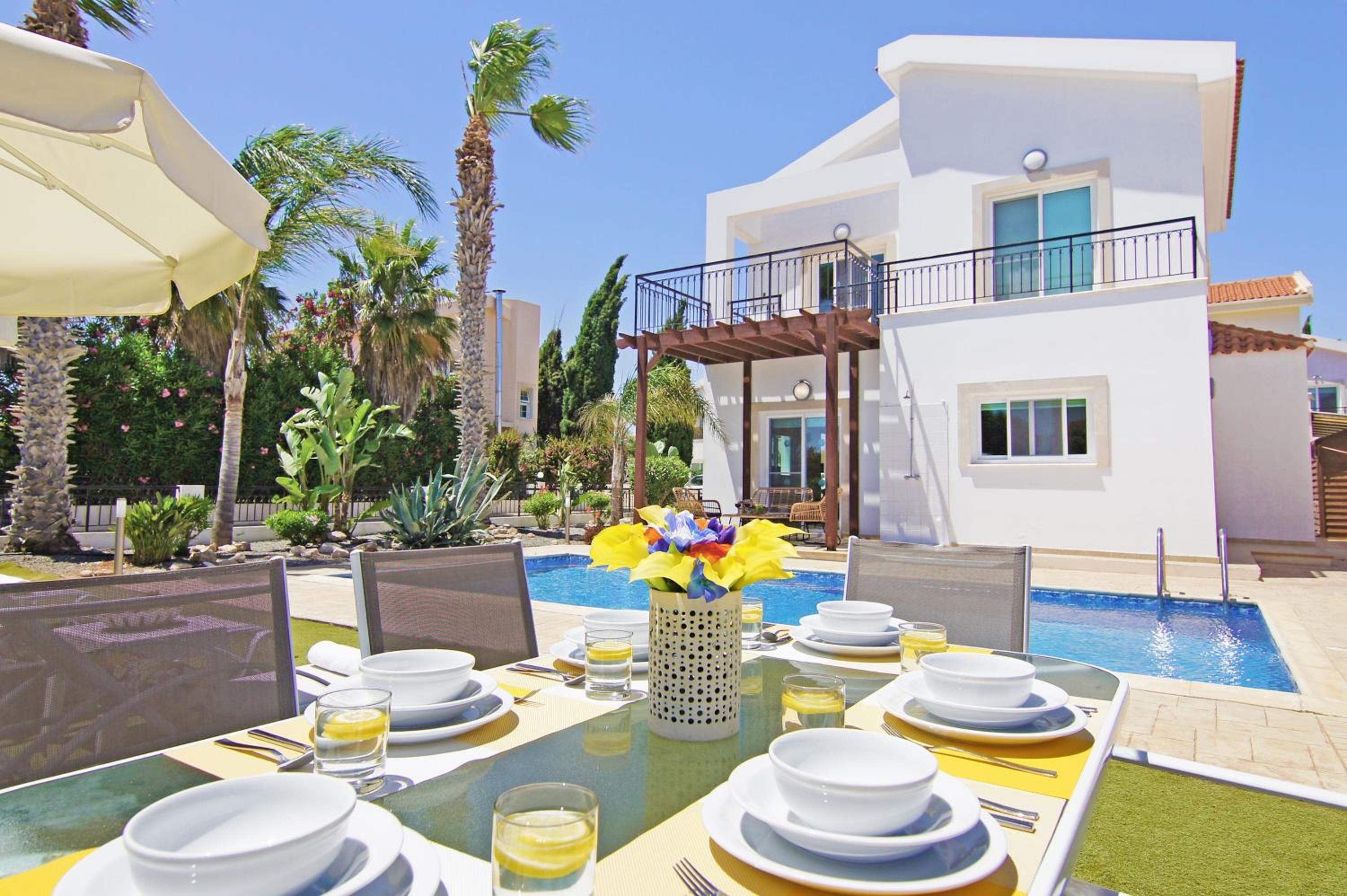 Villa Basil - 50m from Med Sea