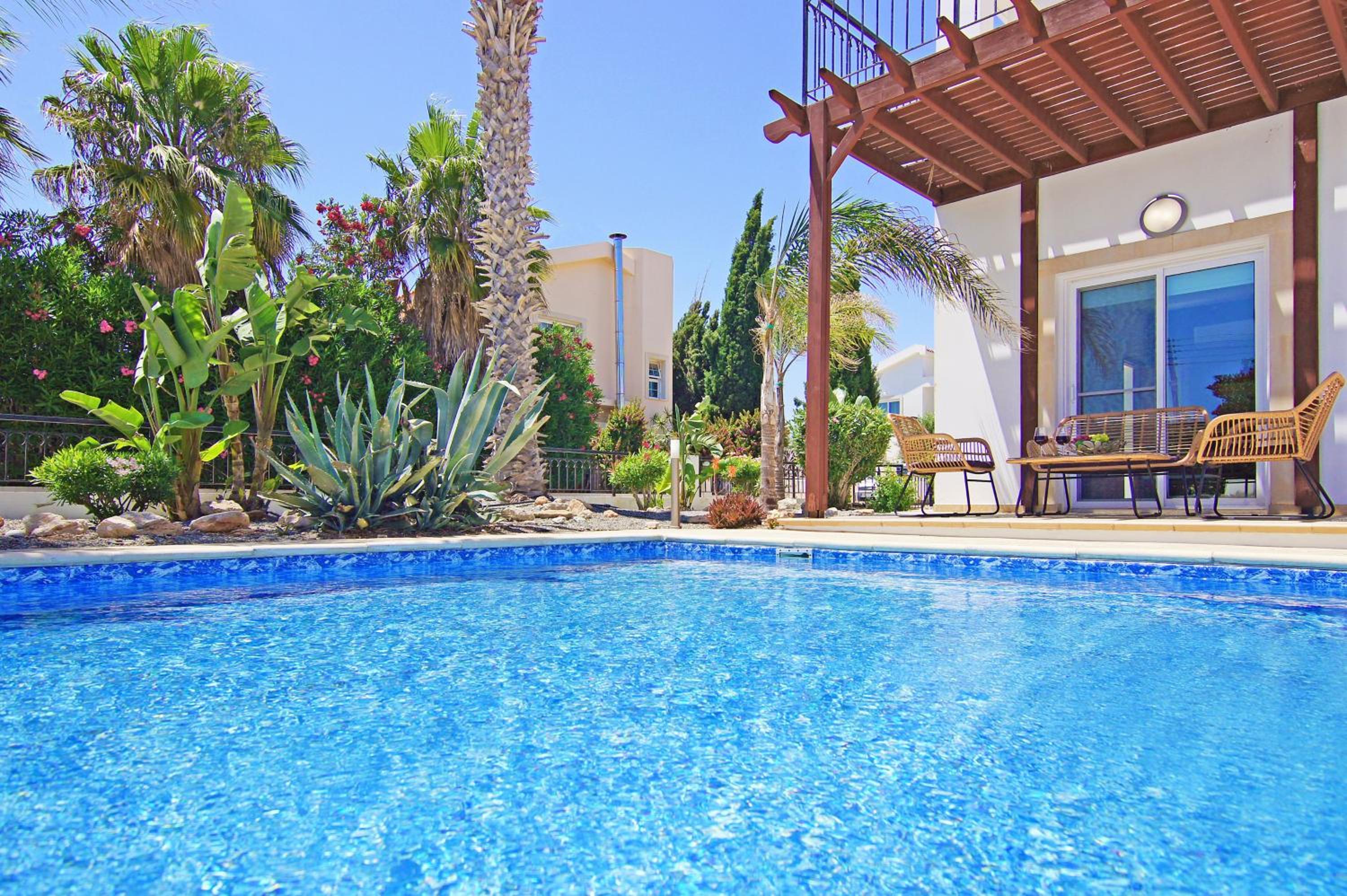 Villa Basil - 50m from Med Sea