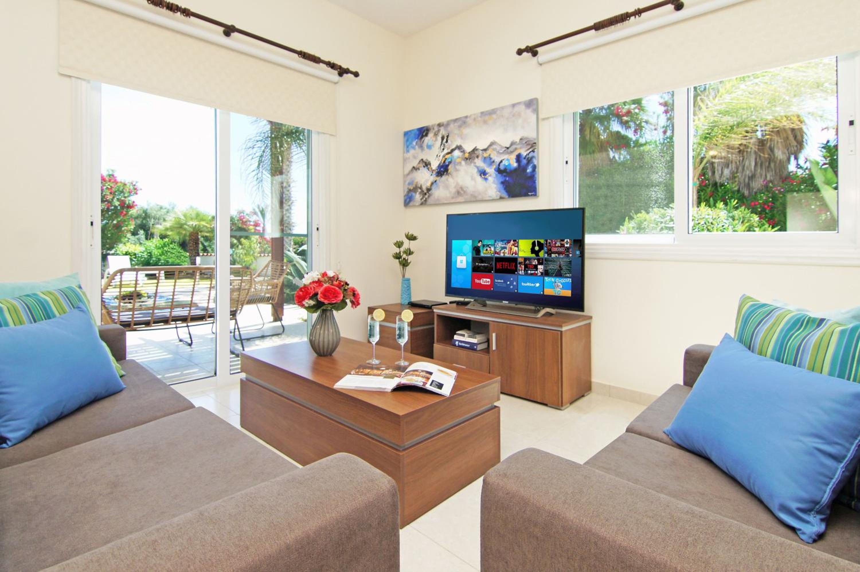 Villa Basil - 50m from Med Sea
