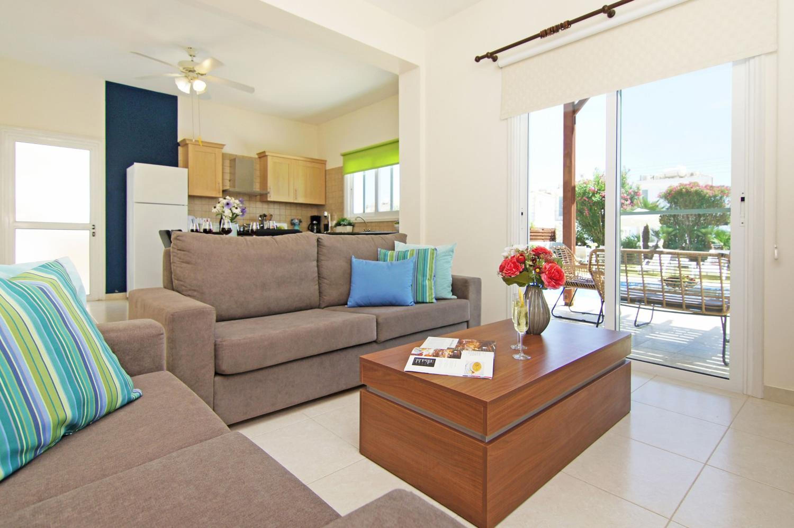 Villa Basil - 50m from Med Sea
