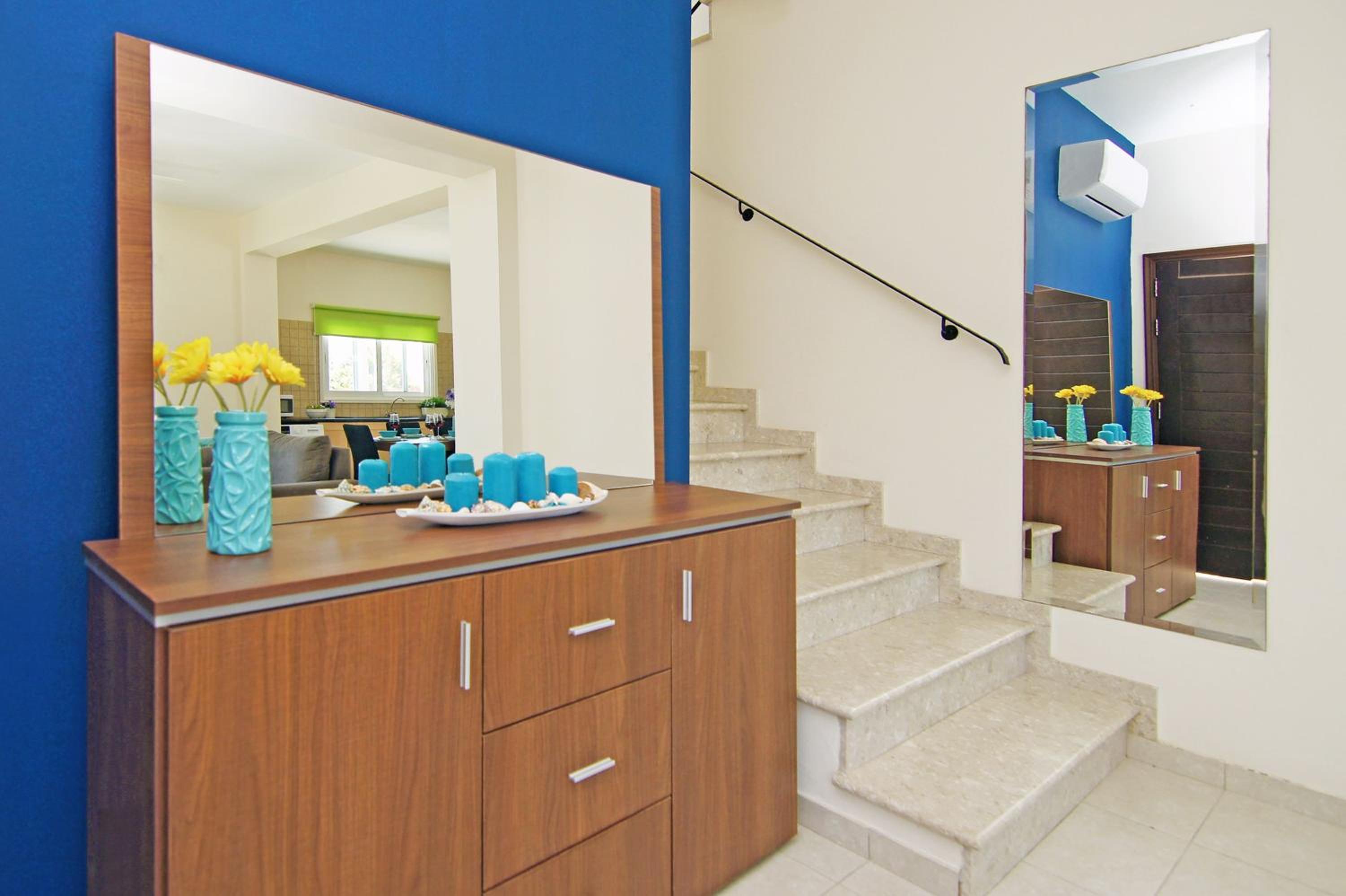 Villa Basil - 50m from Med Sea