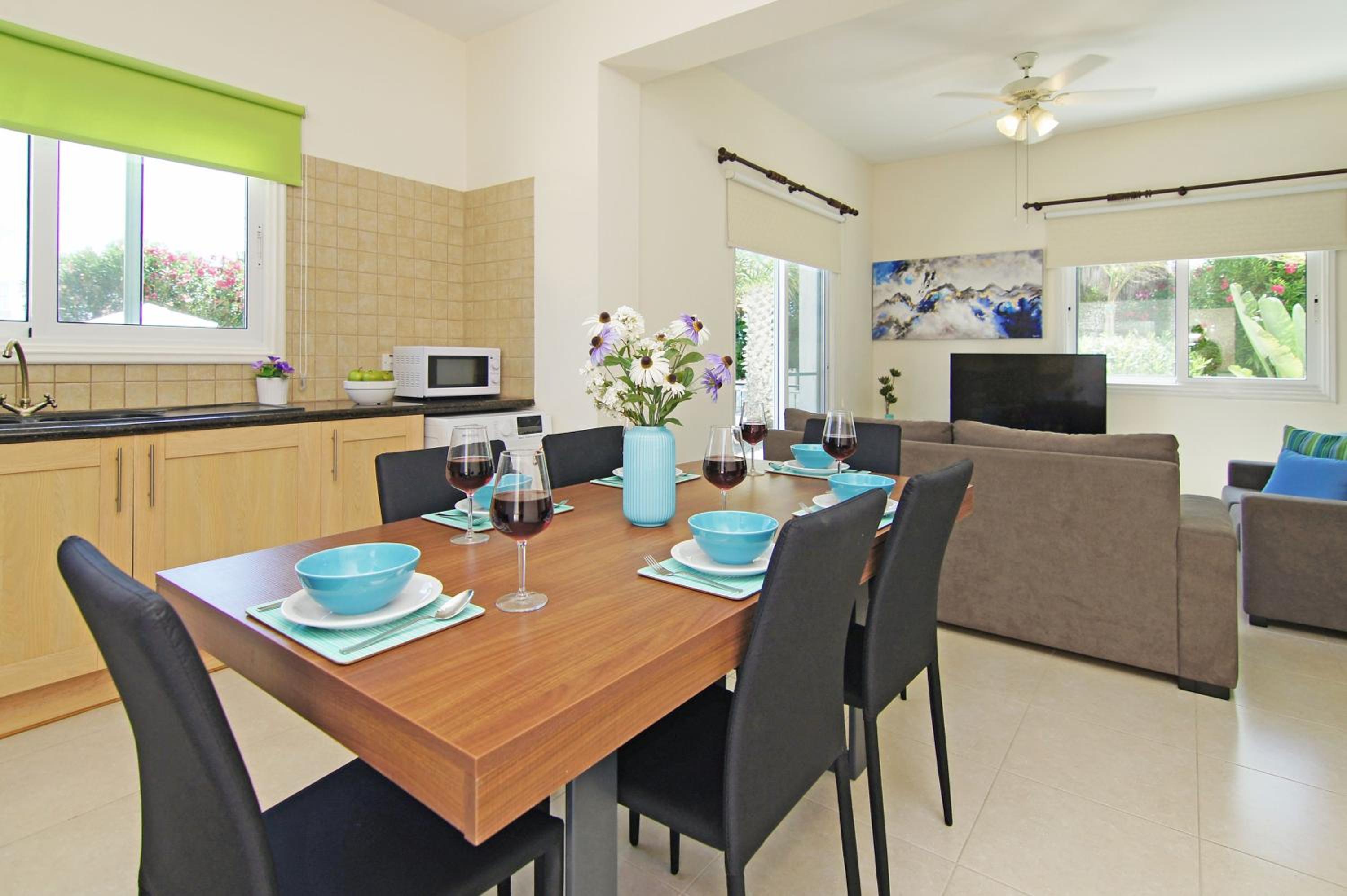 Villa Basil - 50m from Med Sea