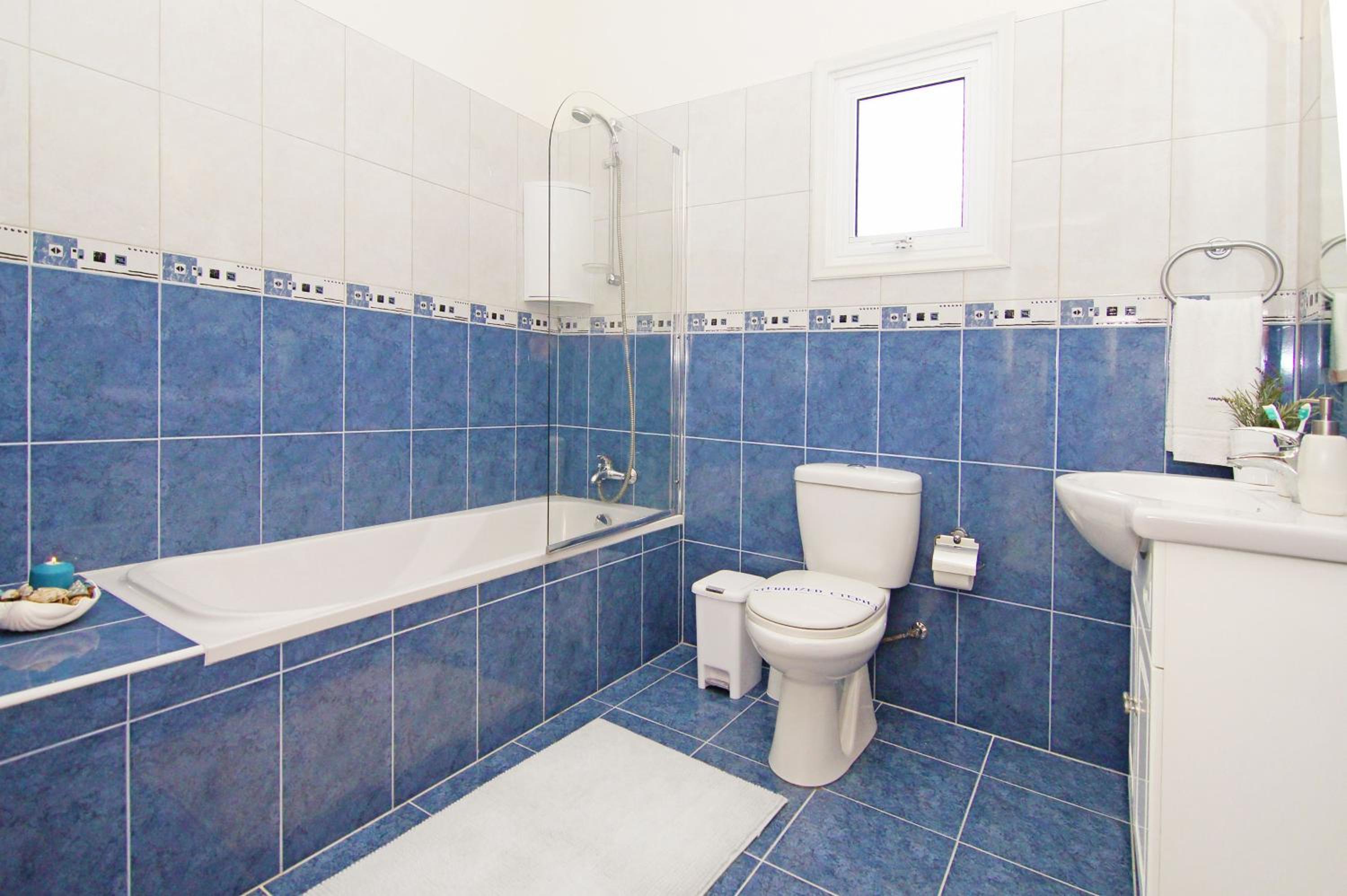 Villa Basil - 50m from Med Sea