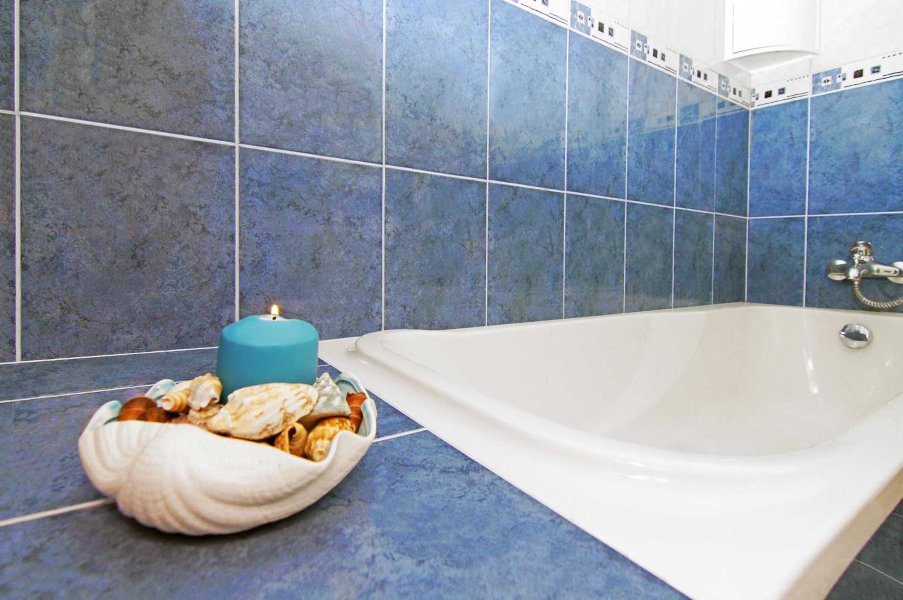 Villa Basil - 50m from Med Sea