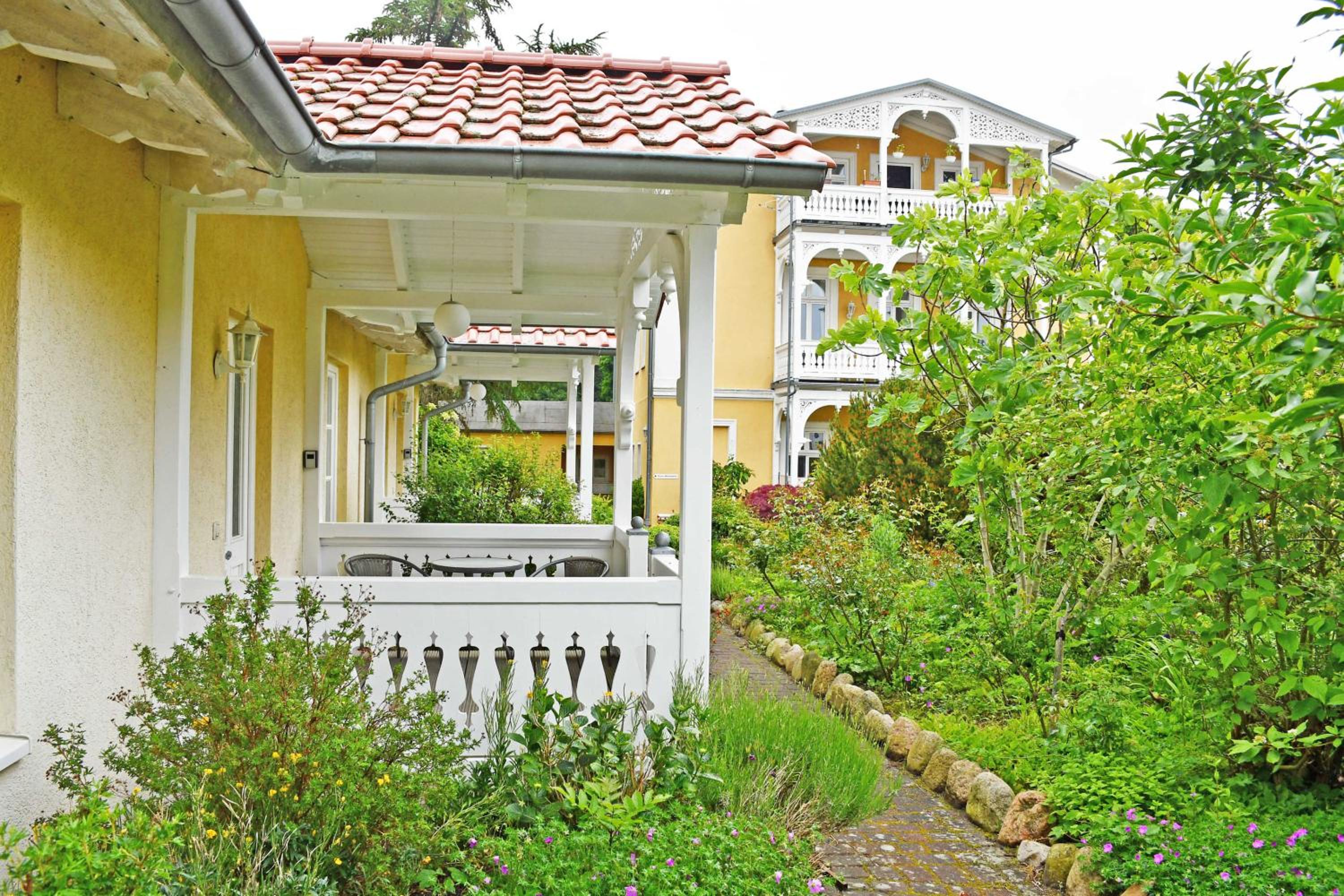 DEB 043 Ferienwohnungen im Ostseebad Göhren Landhaus