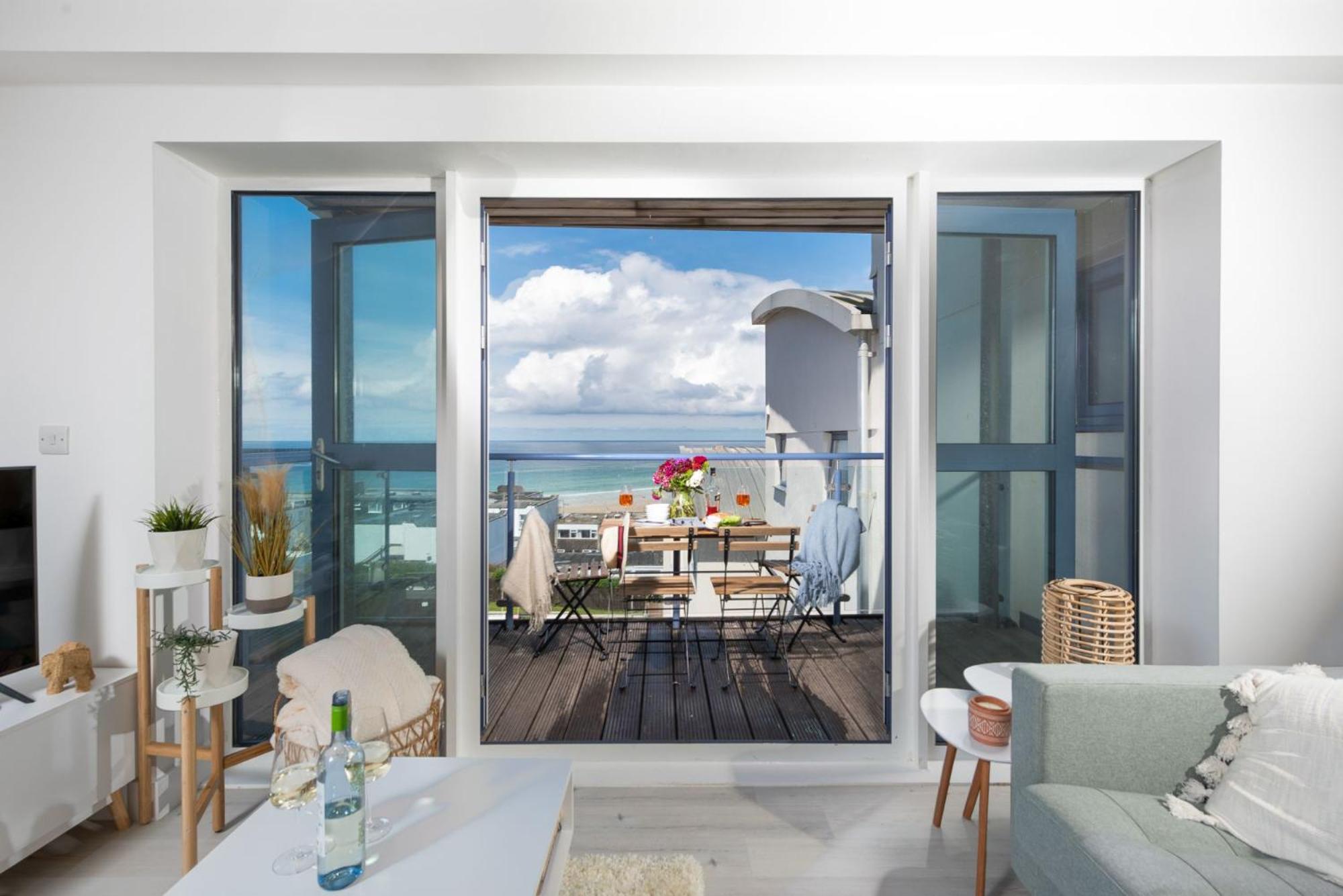 45 Ocean 1, Newquay view 3