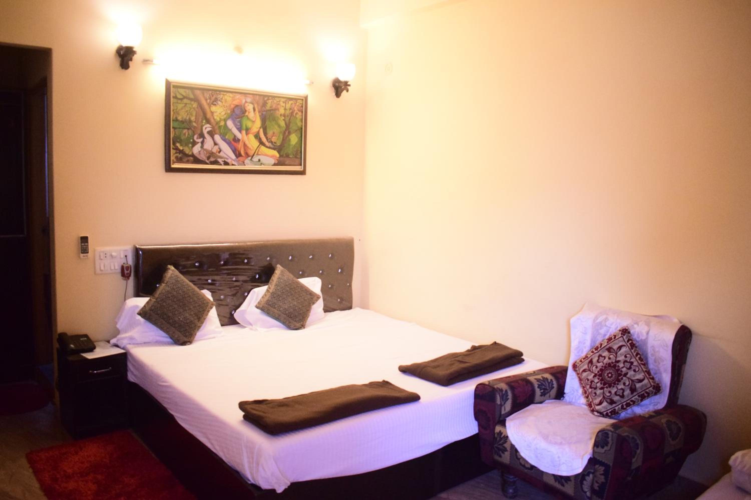 DS Residency-Near Varanasi Jn Railway station N Temples-Parking-Free Wi-Fi view 4