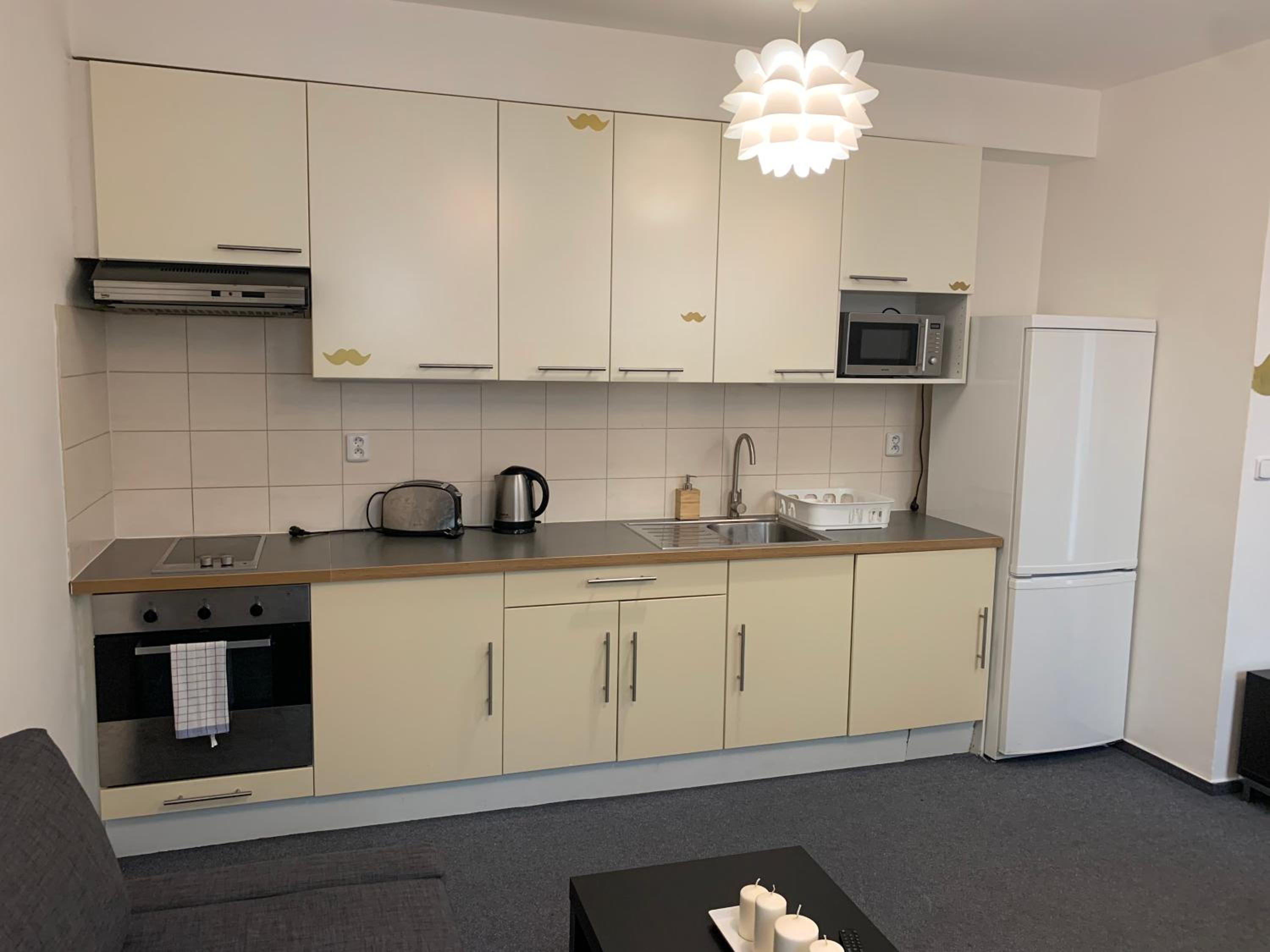 Little Tom Apartments