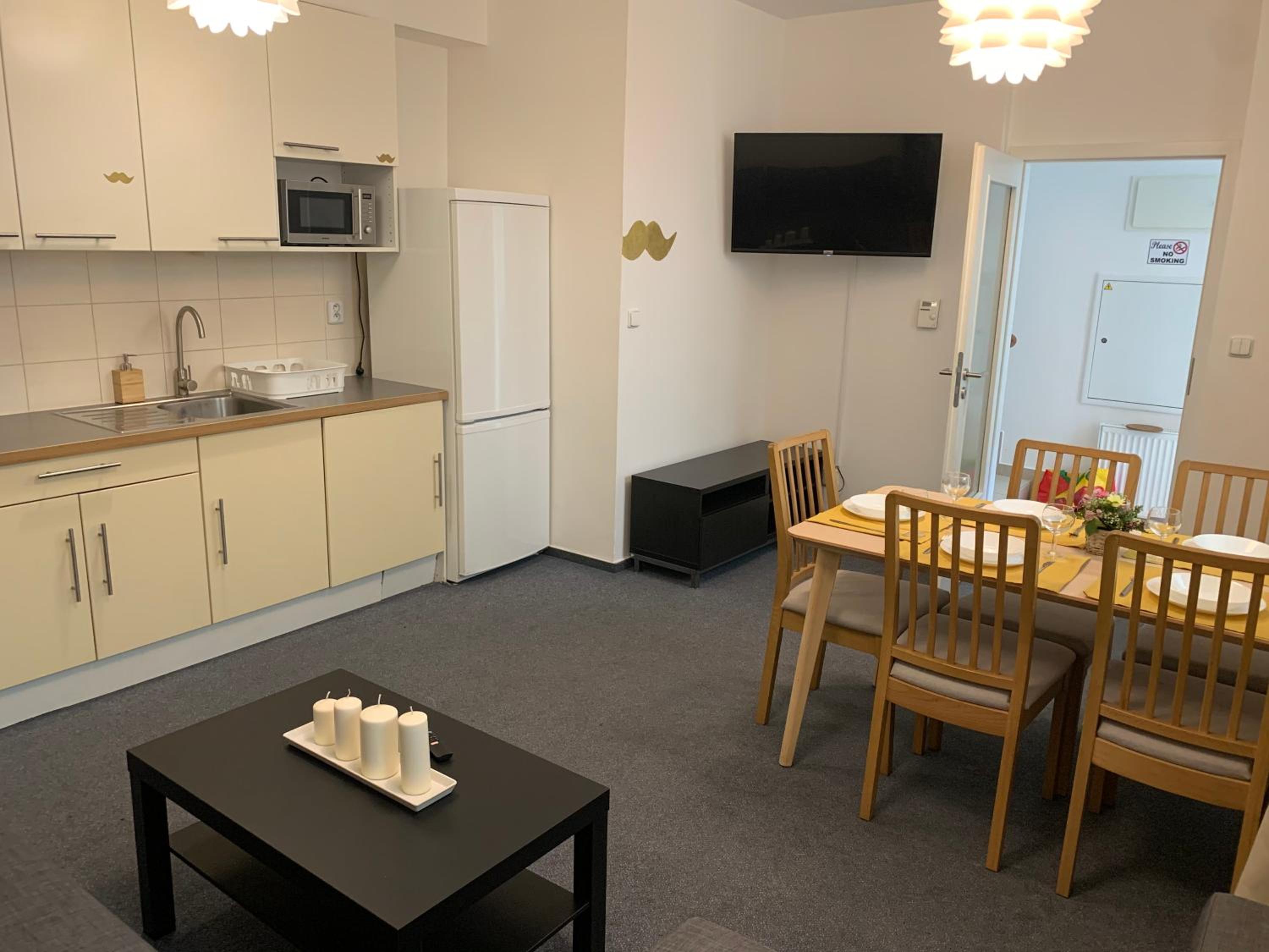 Little Tom Apartments