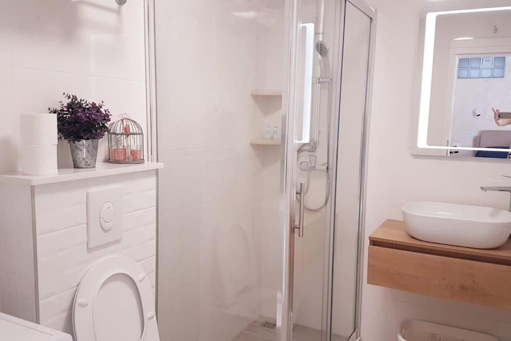Suite by the beach for 2 view 5