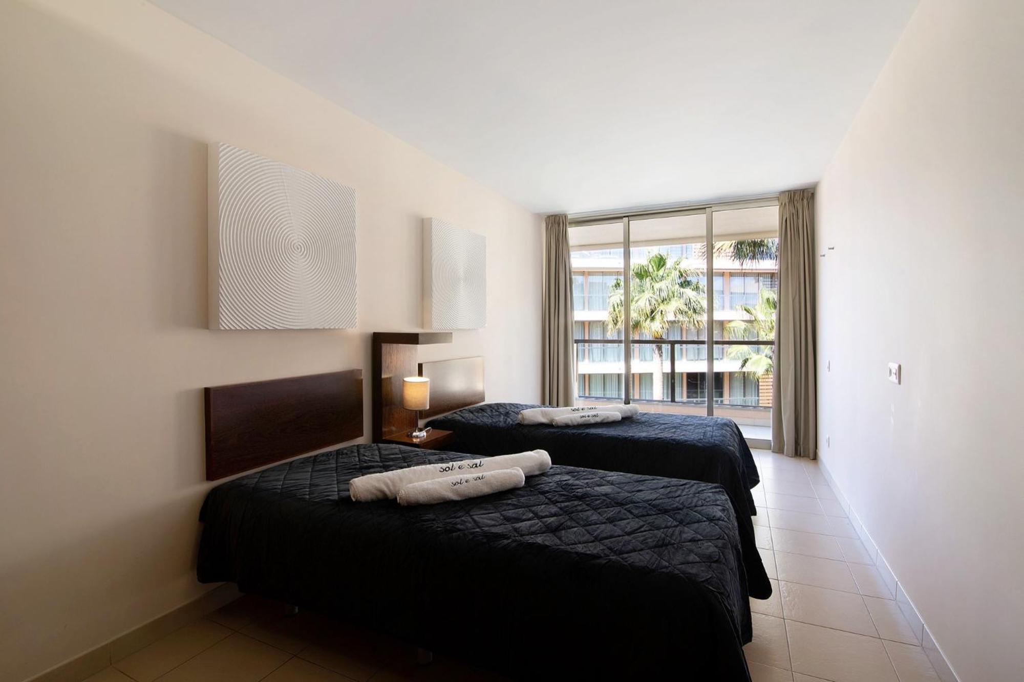 Apartamento Salgados Sol e Sal en Guia — hotel room