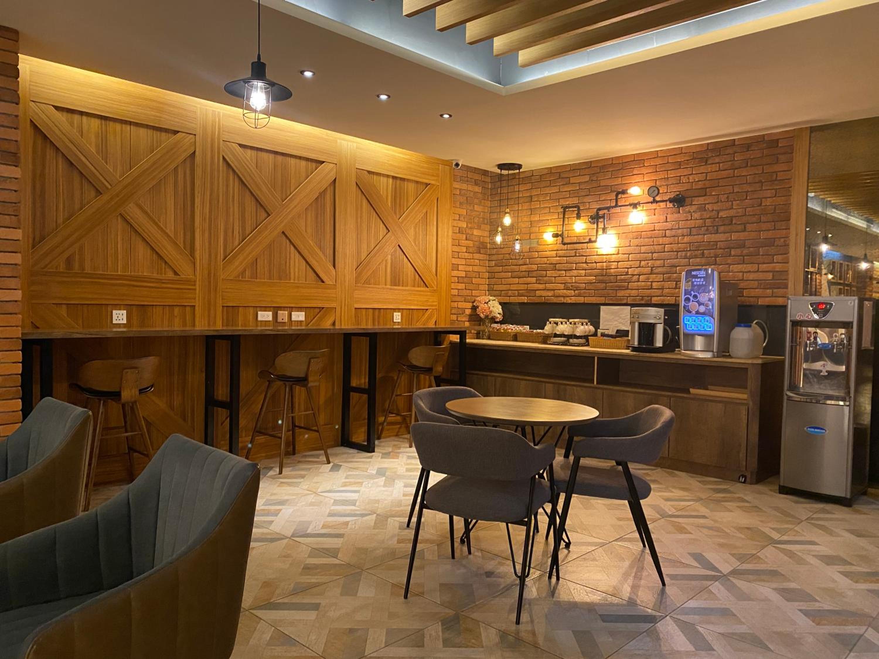 HX Hotel - Zuoying by HXgroup