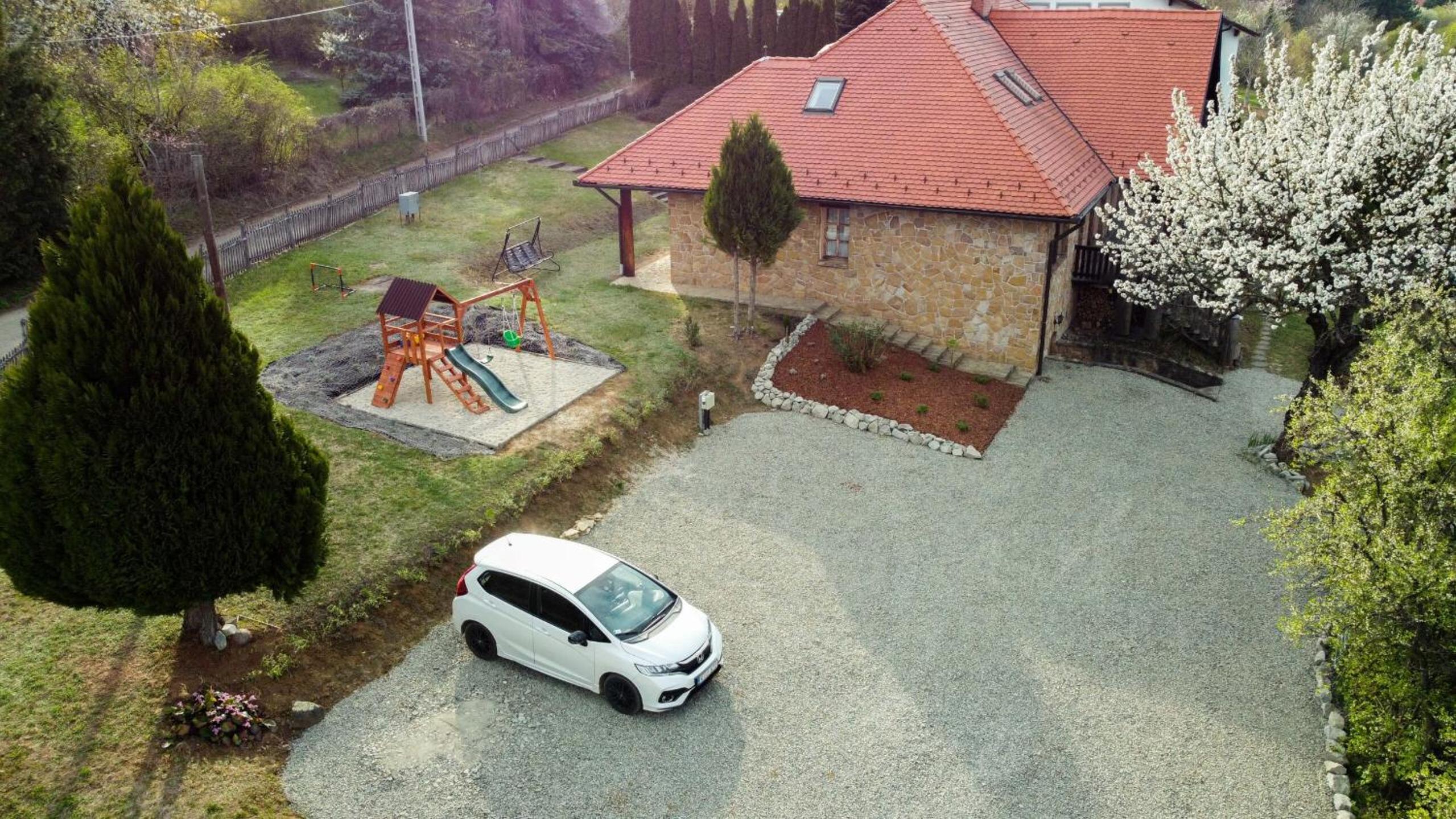 Photo 13