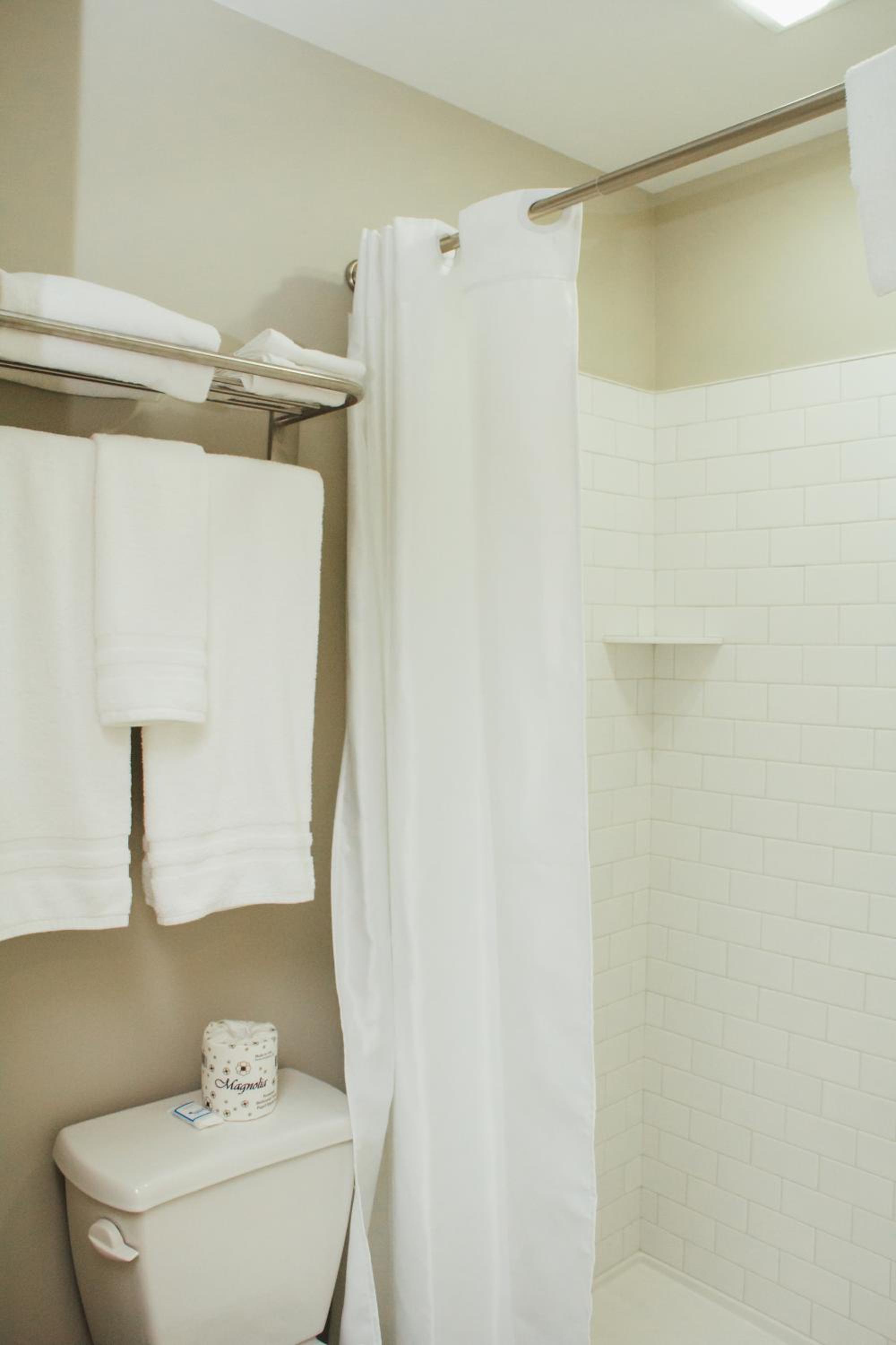 Country Squire Inn and Suites - Property Image 7