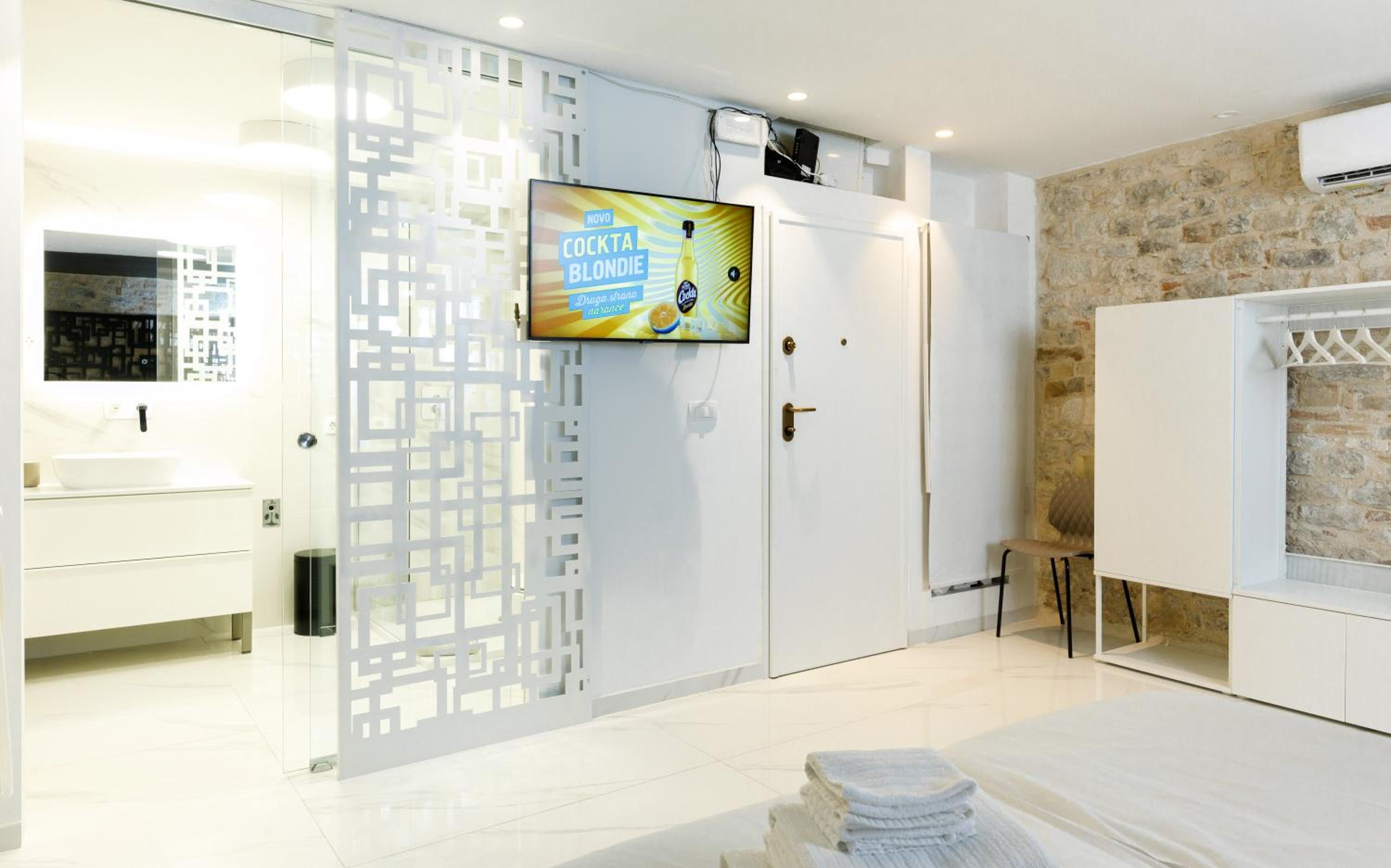 Palace luxury room photo 2