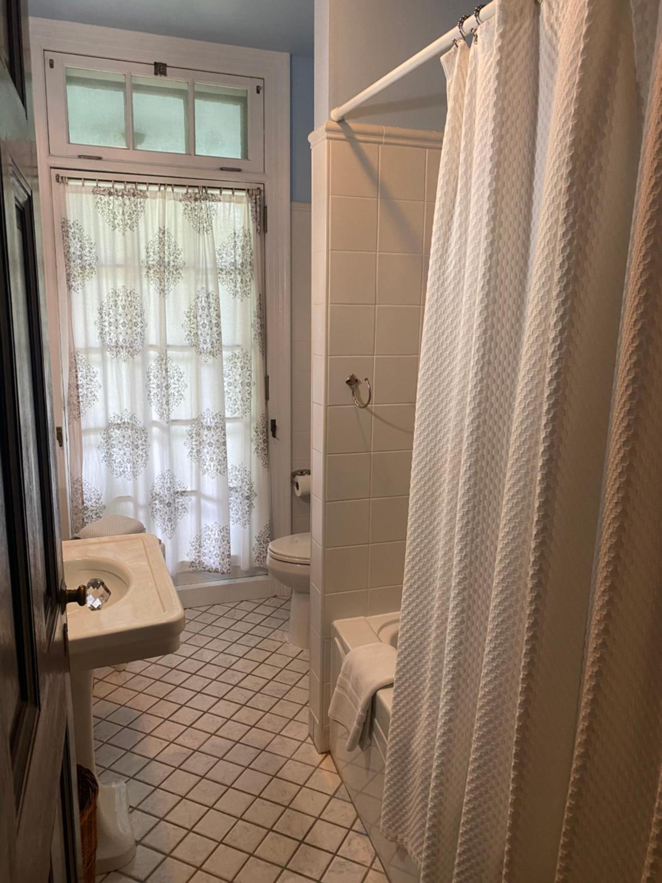 Belleville Vacations - Montrose Inn - Property Image 39