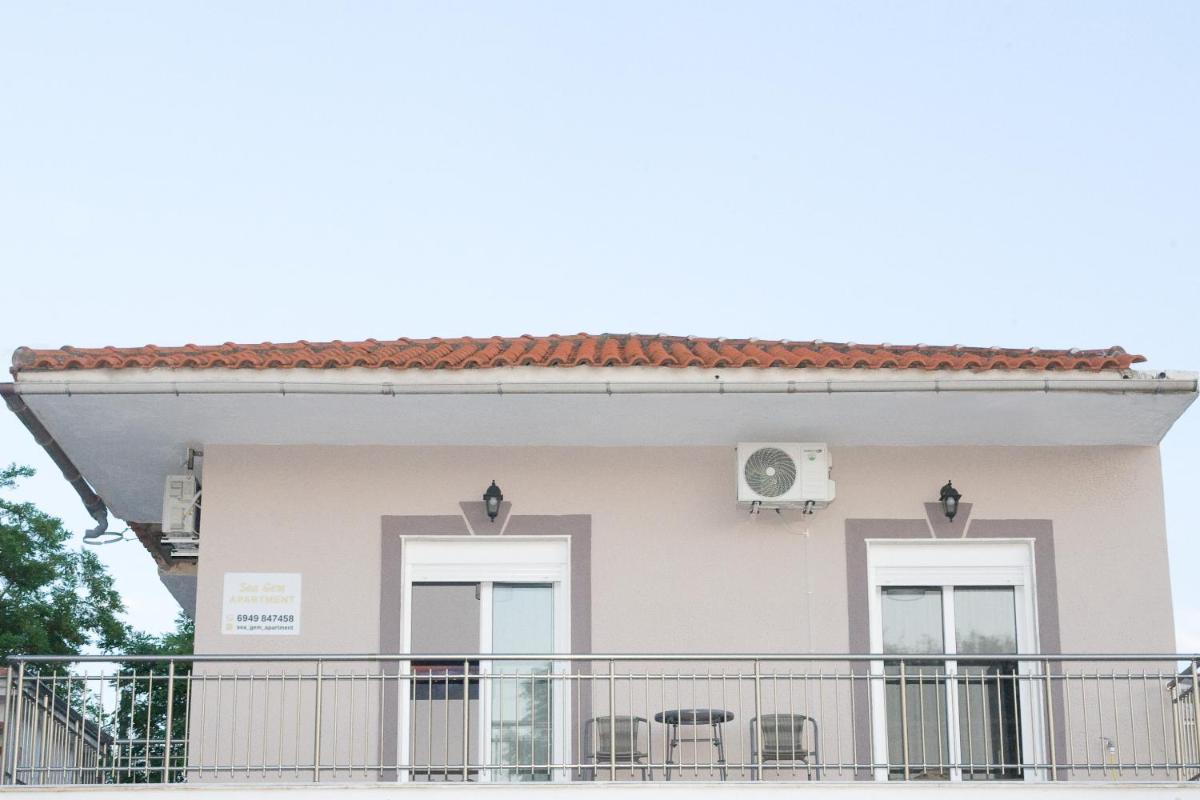Sea Gem Apartment photo 2