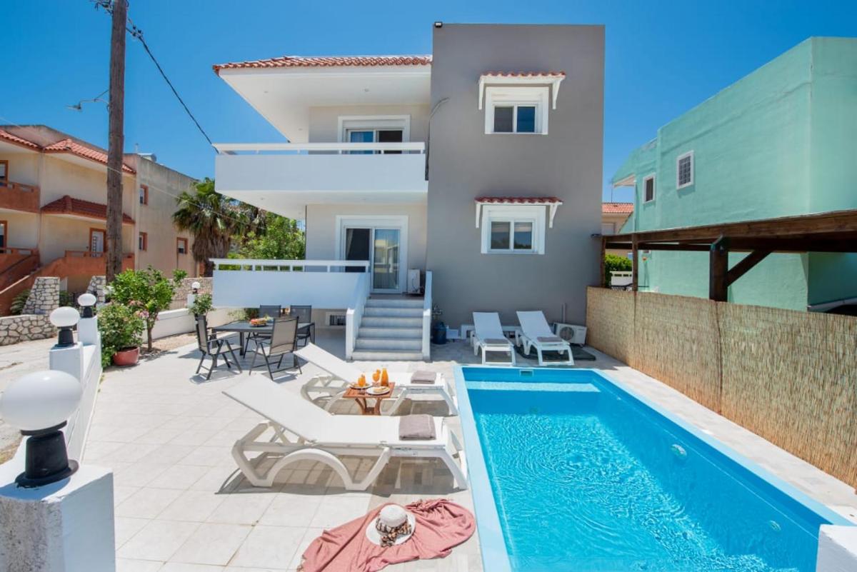 Hotel Kremasti Pool Villa near the beach - Image 1