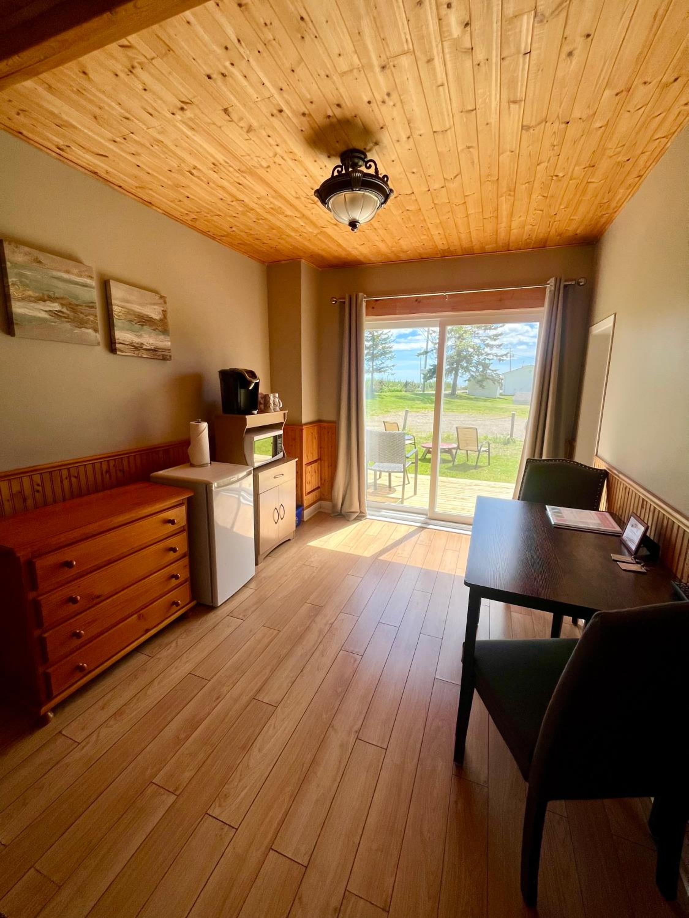 Alma Shore Lane Suites & Cottages